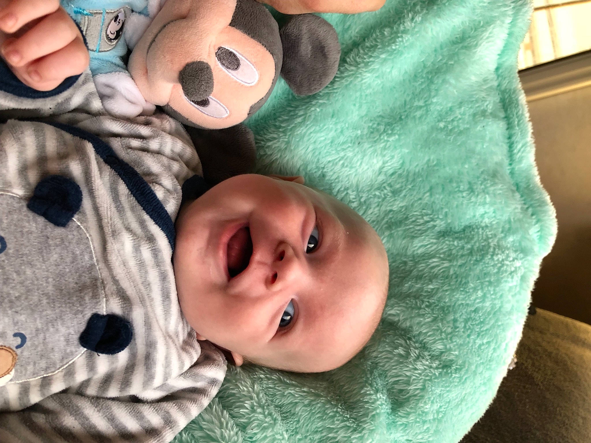 Dario a rejoint le concours — aidez-le/la à gagner de superbes lots ! baby, cheek, chin, comfort, eye, facial_expression, forehead, head, human, mammal, mouth, nose, organ, outerwear, person, product, skin, smile, textile, vertebrate