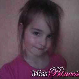 Clia participe au concours pour gagner de l'argent avec cette photo :