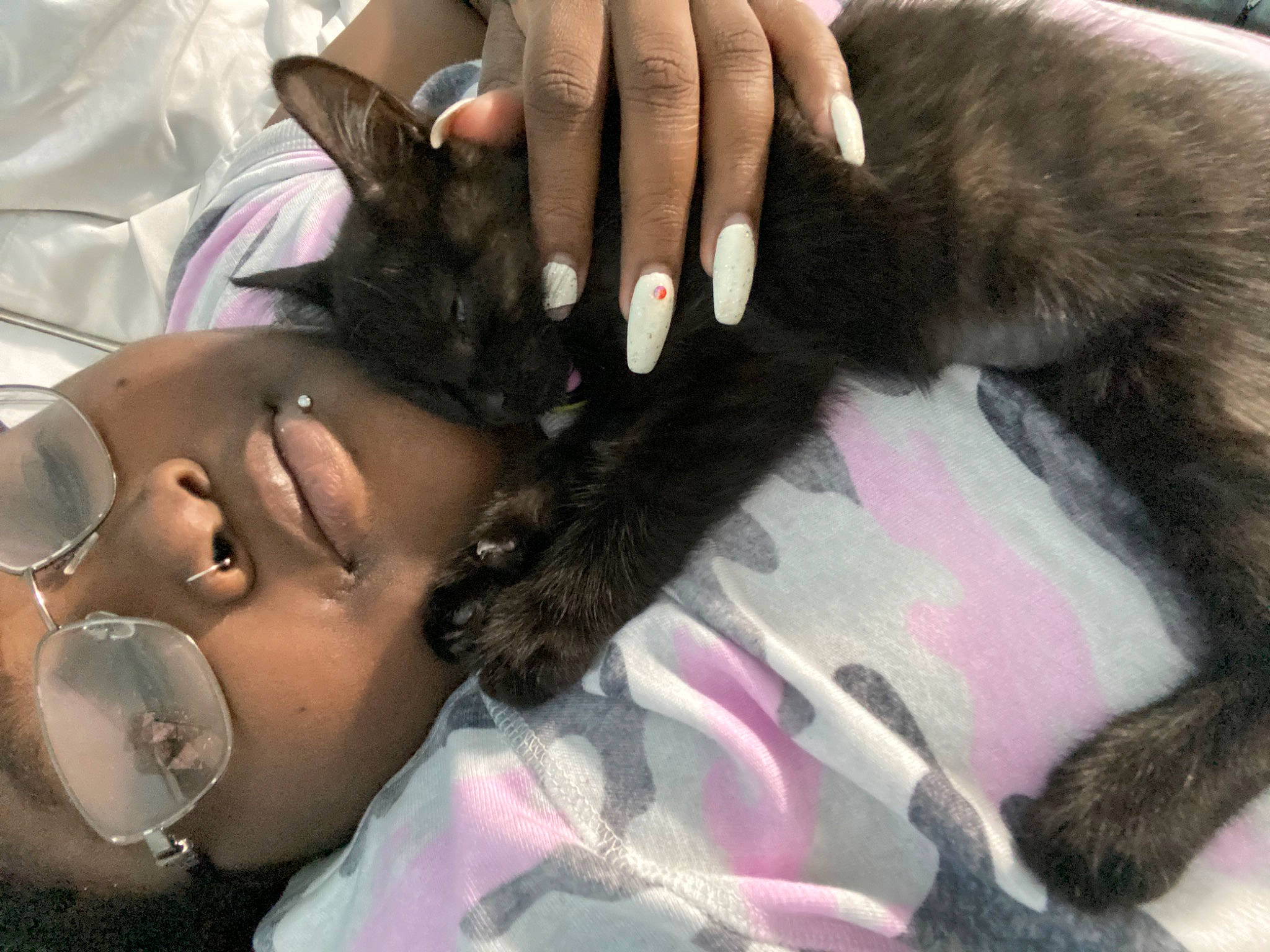 Galaxy is registered to the contest to win money with this photo: beauty, black_hair, ear, forehead, hair, hair_coloring, head, human, long_hair, mouth, nose, skin