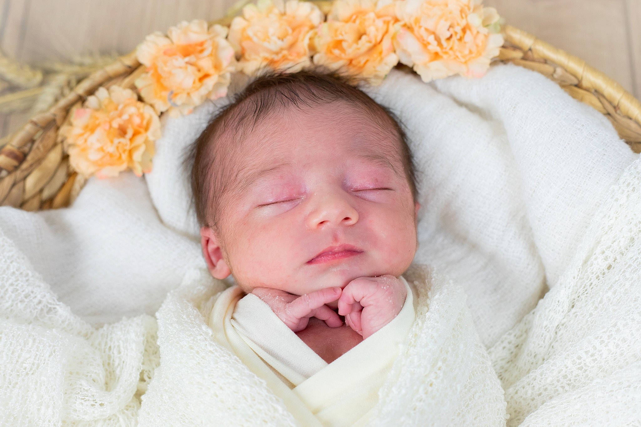 Cassandre participe au concours pour gagner de l'argent avec cette photo : baby, baby_sleeping, baby_toddler_clothing, cheek, comfort, eye, eyebrow, eyelash, face, fashion_accessory, happy, head, headpiece, iris, linens, lip, peach, person, petal, pink