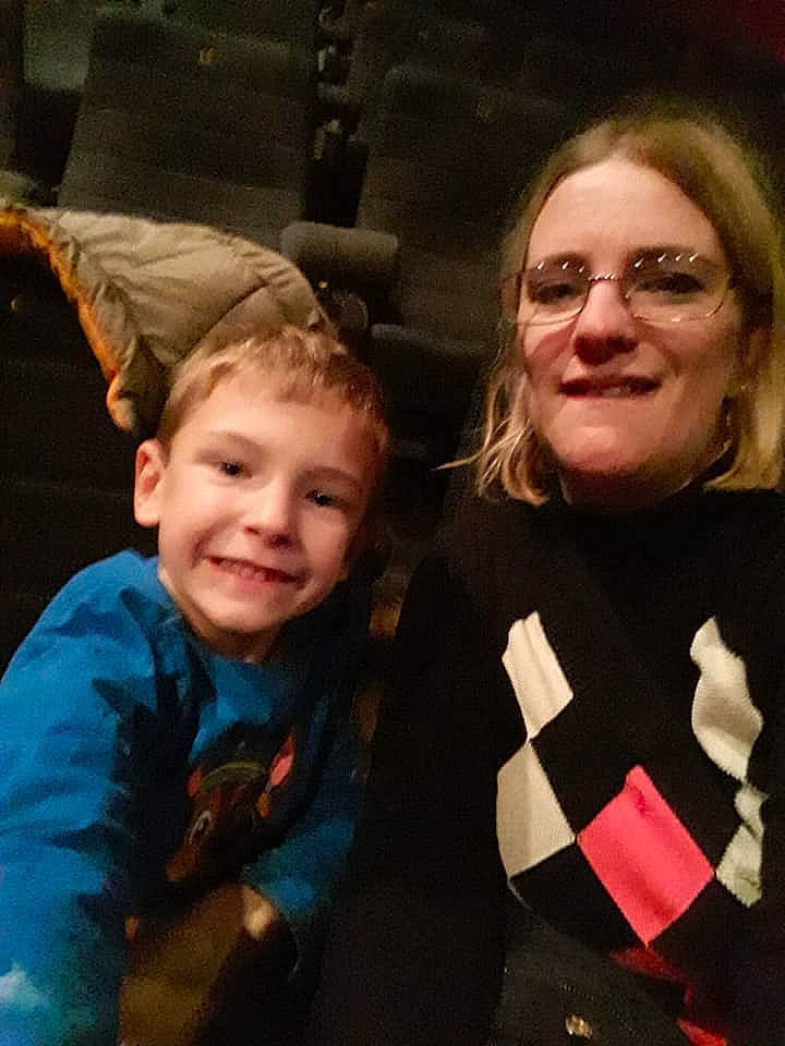 Mattheo participe au concours pour gagner de l'argent avec cette photo : child, daughter, day, fun, girl, hair, head, joy, person, product, smile, toddler