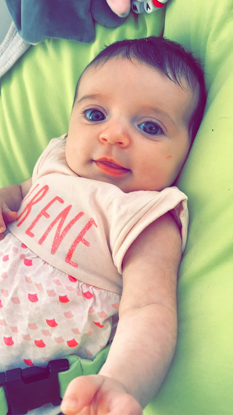 Maïssa a rejoint le concours — aidez-le/la à gagner de superbes lots ! baby, baby_products, baby_toddler_clothing, cheek, child, chin, comfort, eyelash, grass, happy, iris, linens, lip, mouth, nose, person, sitting, skin, sleeve, t_shirt