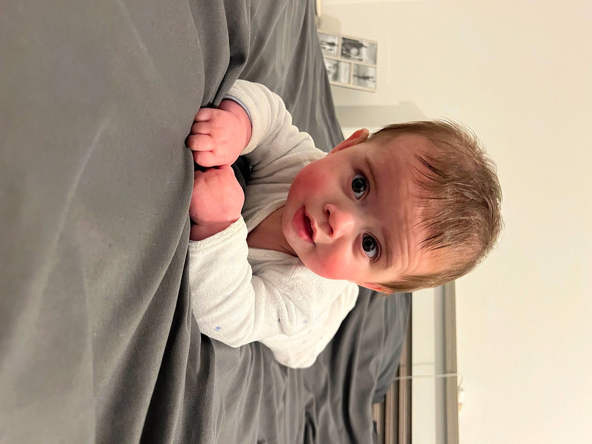 Meylan a rejoint le concours — aidez-le/la à gagner de superbes lots ! baby, baby_products, baby_toddler_clothing, cheek, child, comfort, couch, dress, dress_shirt, elbow, gesture, happy, human_body, lip, nose, person, sitting, sleeve, smile, toddler