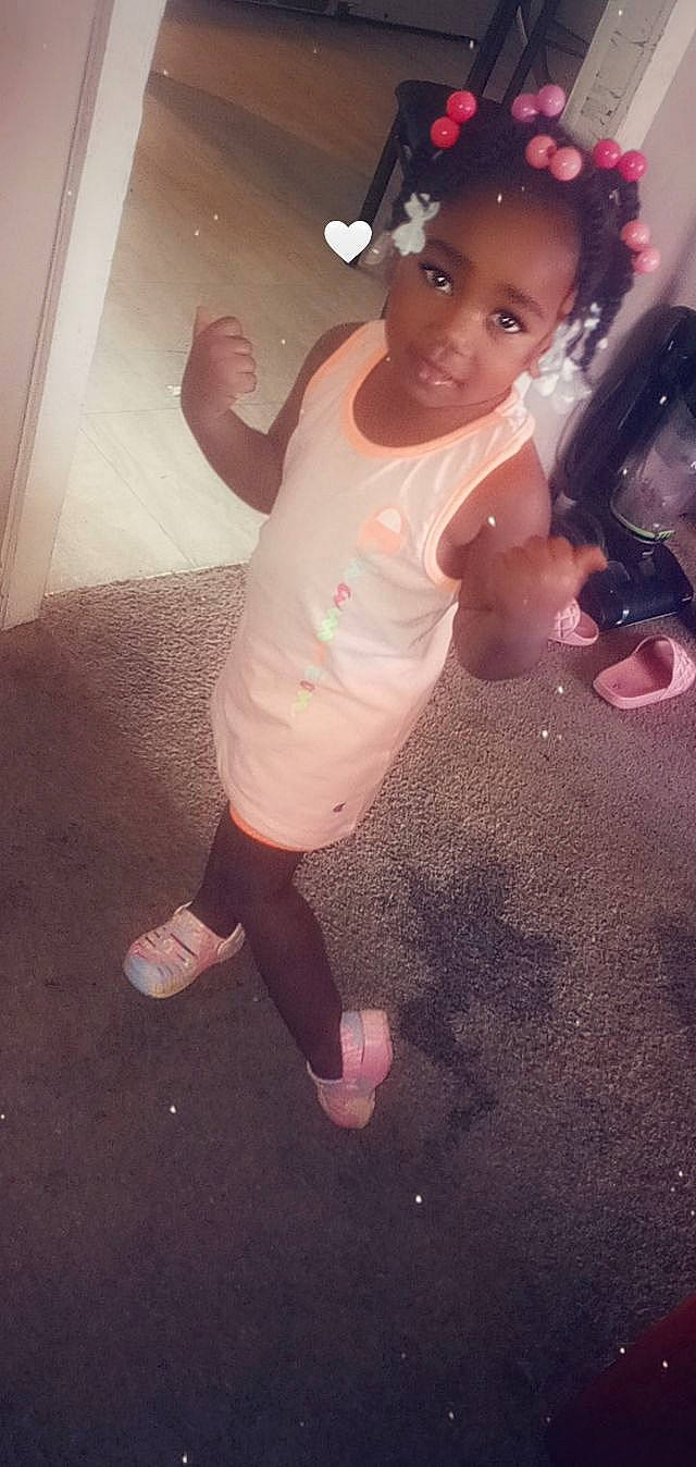 Samyra is registered to the contest to win money with this photo: baby, baby_toddler_clothing, child, elbow, flash_photography, flooring, foot, fun, gesture, happy, head, human_leg, knee, person, pink, skin, sleeve, smile, t_shirt, thumb