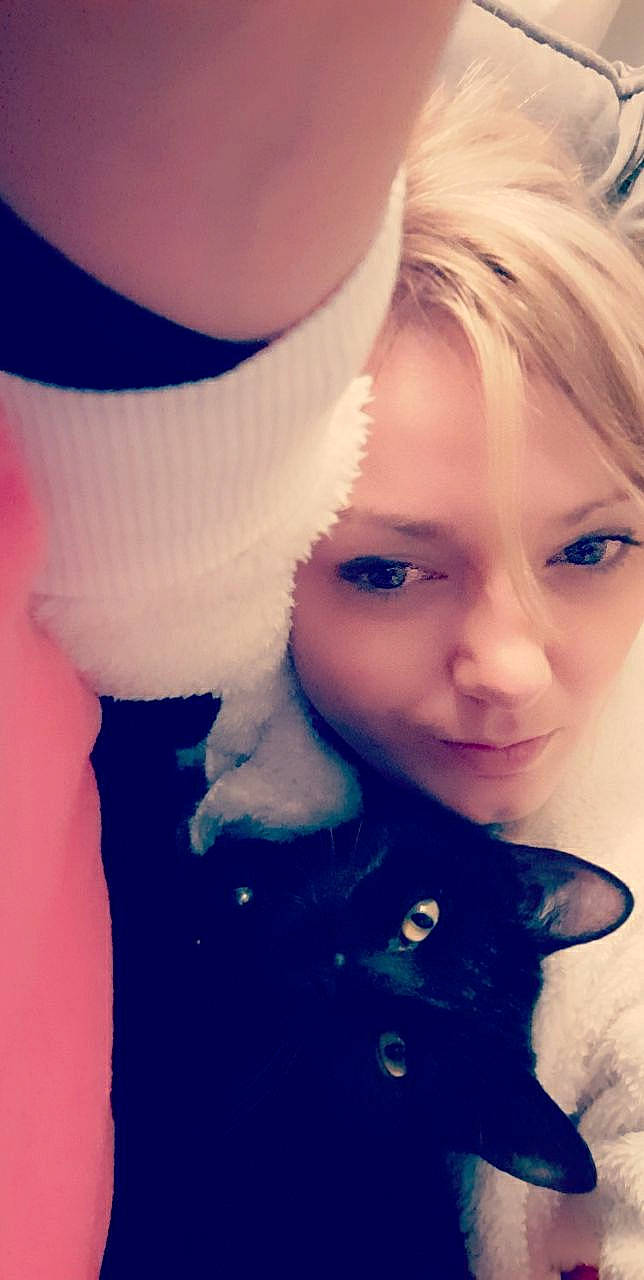 Simba a rejoint le concours — aidez-le/la à gagner de superbes lots ! black_hair, cap, carnivore, cool, ear, eye, eyebrow, eyelash, fashion, happy, iris, jaw, lip, neck, nose, organ, outerwear, skin, sleeve, textile