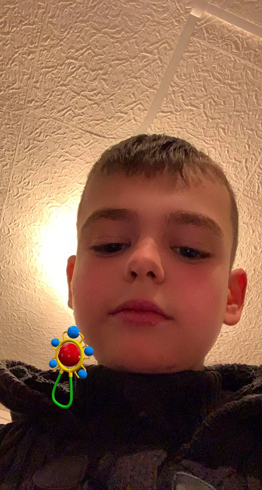 Axel participe au concours pour gagner de l'argent avec cette photo : cheek, child, chin, close_up, cool, eye, eyebrow, eyelash, face, forehead, fun, happy, head, iris, lip, mouth, neck, nose, person, skin