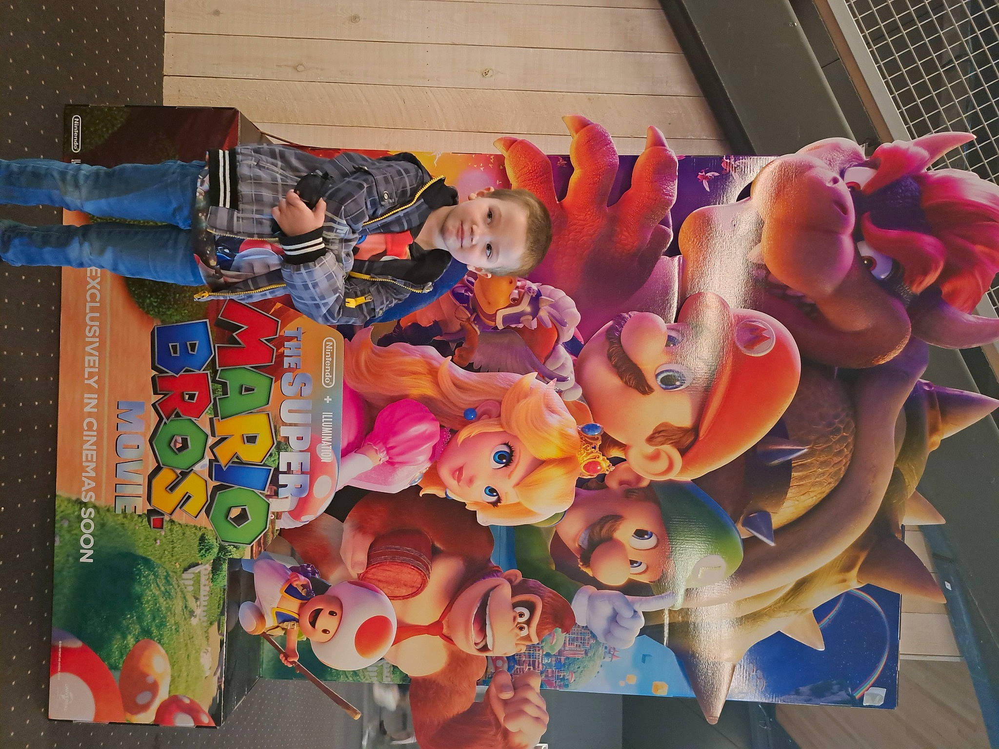 Mathys a rejoint le concours — aidez-le/la à gagner de superbes lots ! art, carmine, event, fun, joy, orange, pattern, person, pink, recreation, textile, toddler, toy, visual_arts, window