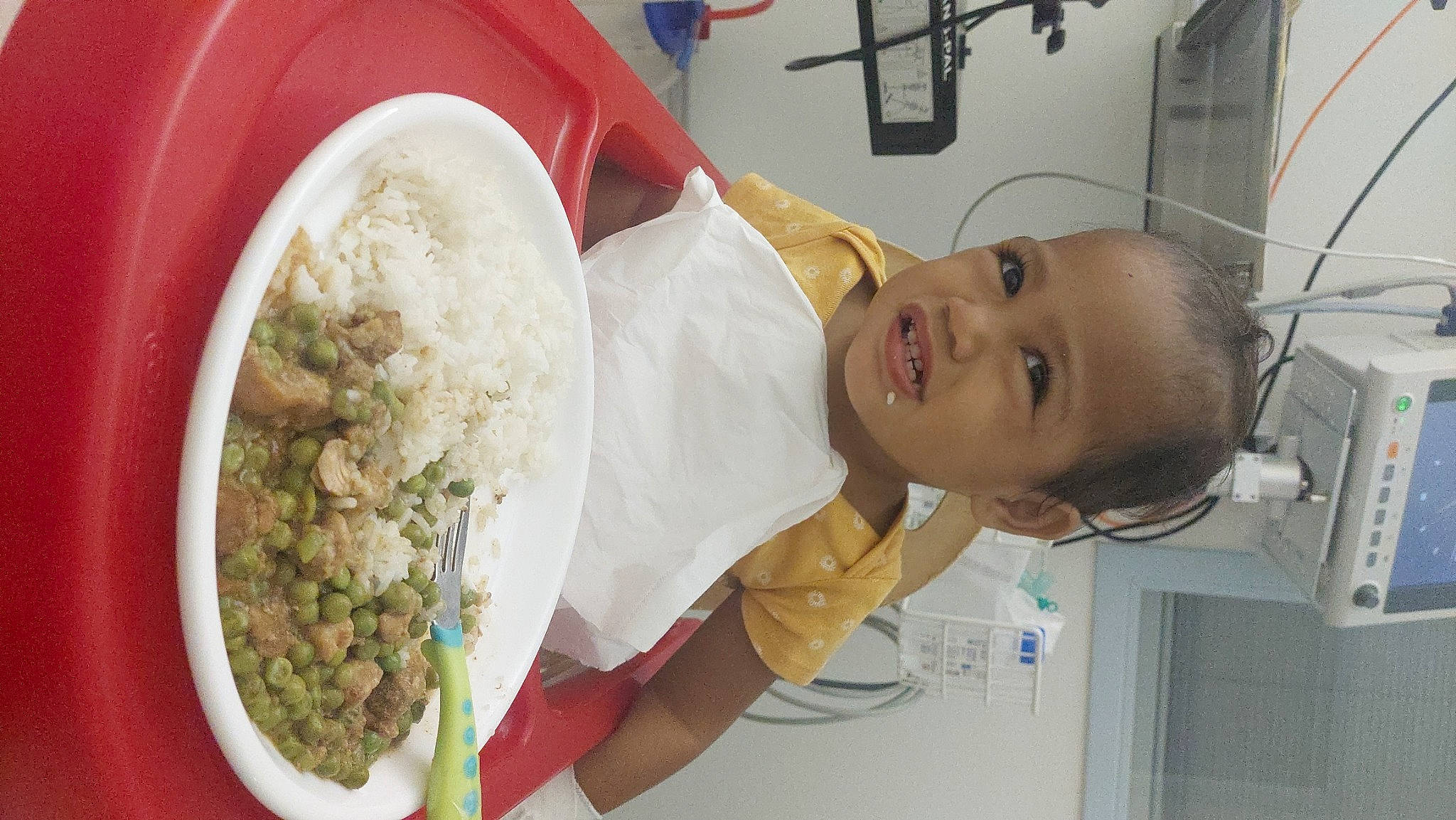 Nonomaehau participe au concours pour gagner de l'argent avec cette photo : baby, bowl, chair, comfort_food, cooking, cuisine, eyelash, food, ingredient, jasmine_rice, leaf_vegetable, person, produce, recipe, rice, staple_food, steamed_rice, tableware, toddler, vegetable