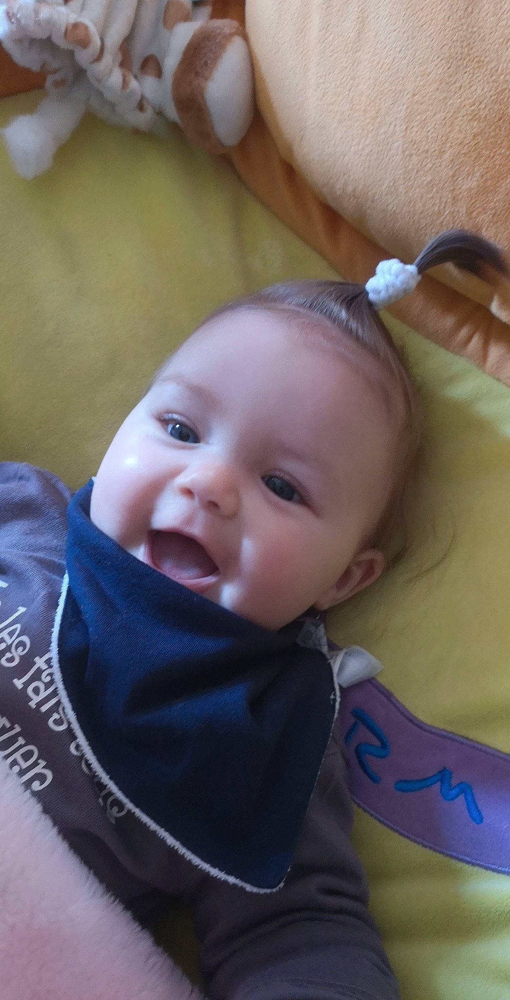 Djellybeel a rejoint le concours — aidez-le/la à gagner de superbes lots ! baby, baby_toddler_clothing, cheek, chin, ear, eye, eyebrow, eyelash, happy, head, human_body, iris, lip, mammal, mouth, neck, nose, person, plant, skin