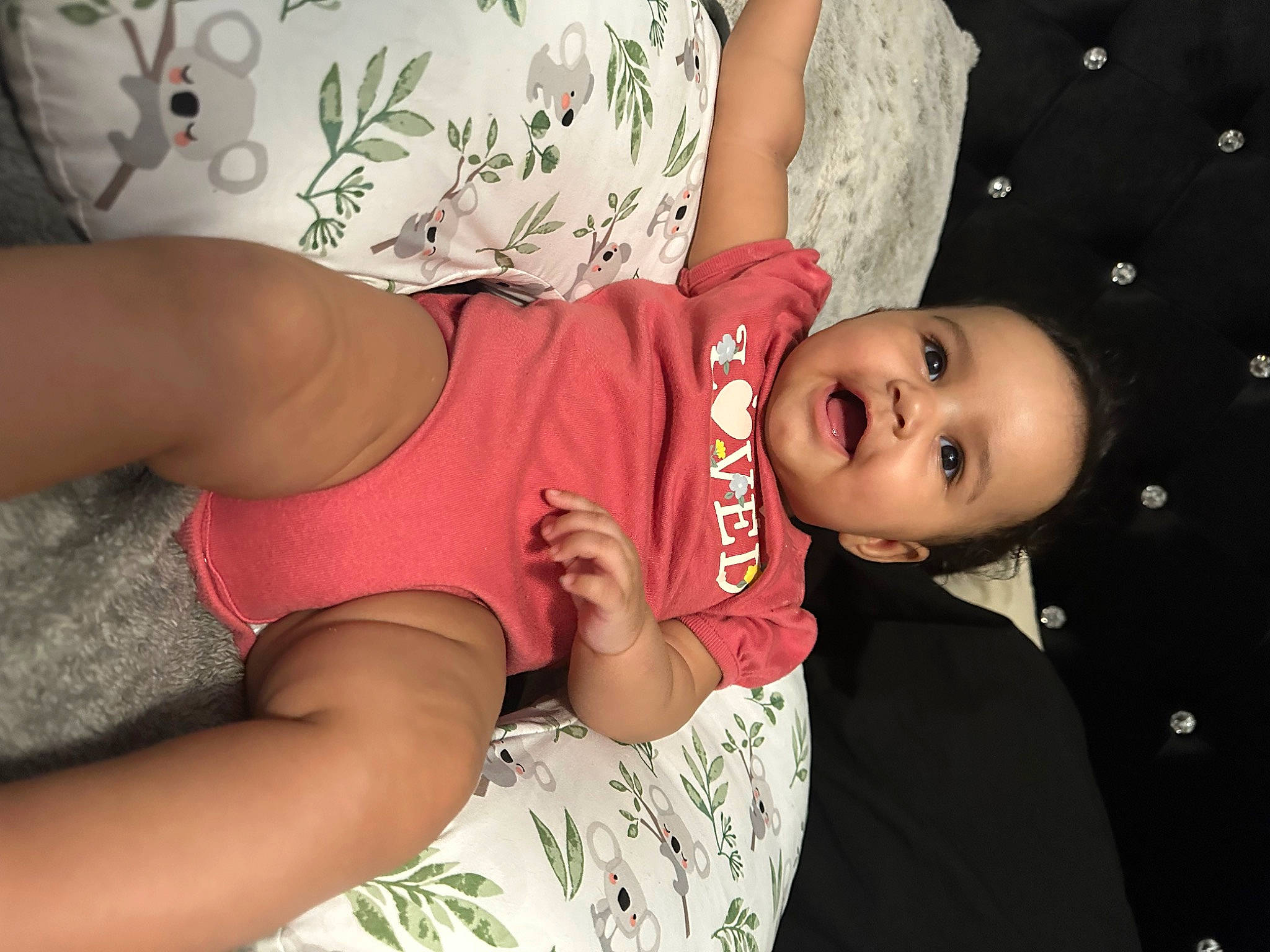 Tru is registered to the contest to win money with this photo: abdomen, baby, chest, child, comfort, elbow, flash_photography, fun, gesture, happy, hat, human_body, human_leg, joint, joy, mouth, person, skin, stomach, thigh