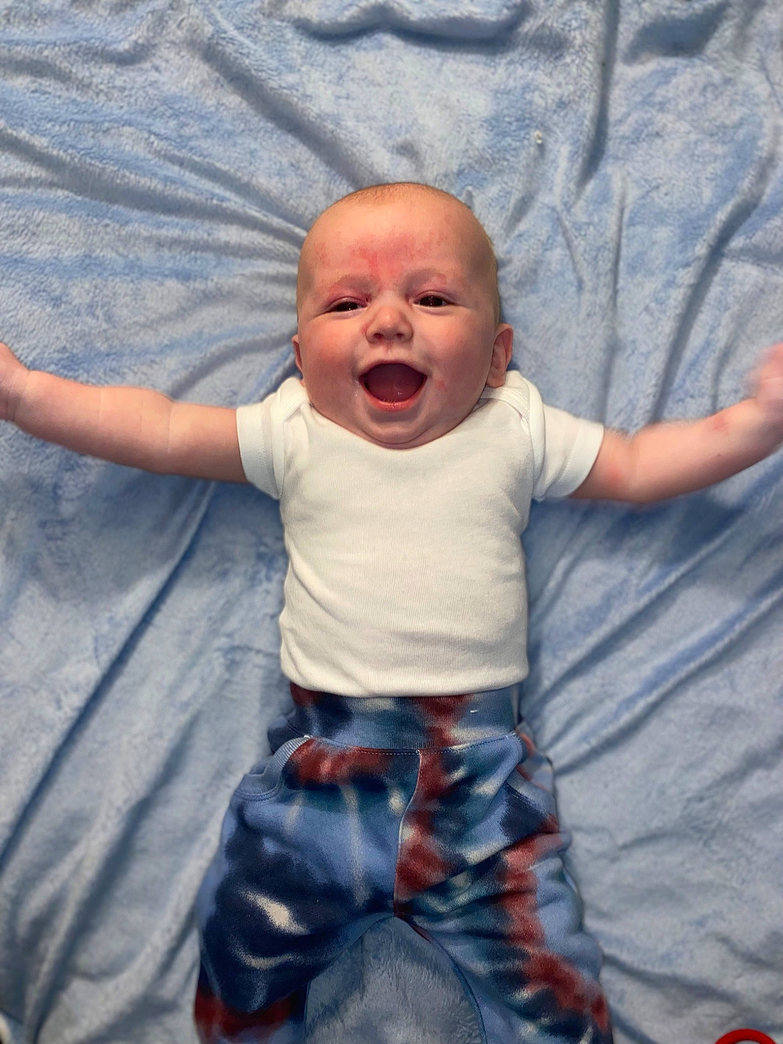 Kingston joined the competition — help win amazing prizes! baby, baby_toddler_clothing, child, comfort, eye, facial_expression, finger, fun, gesture, happy, head, human_body, mouth, people_in_nature, person, shorts, skin, sleeve, smile, t_shirt