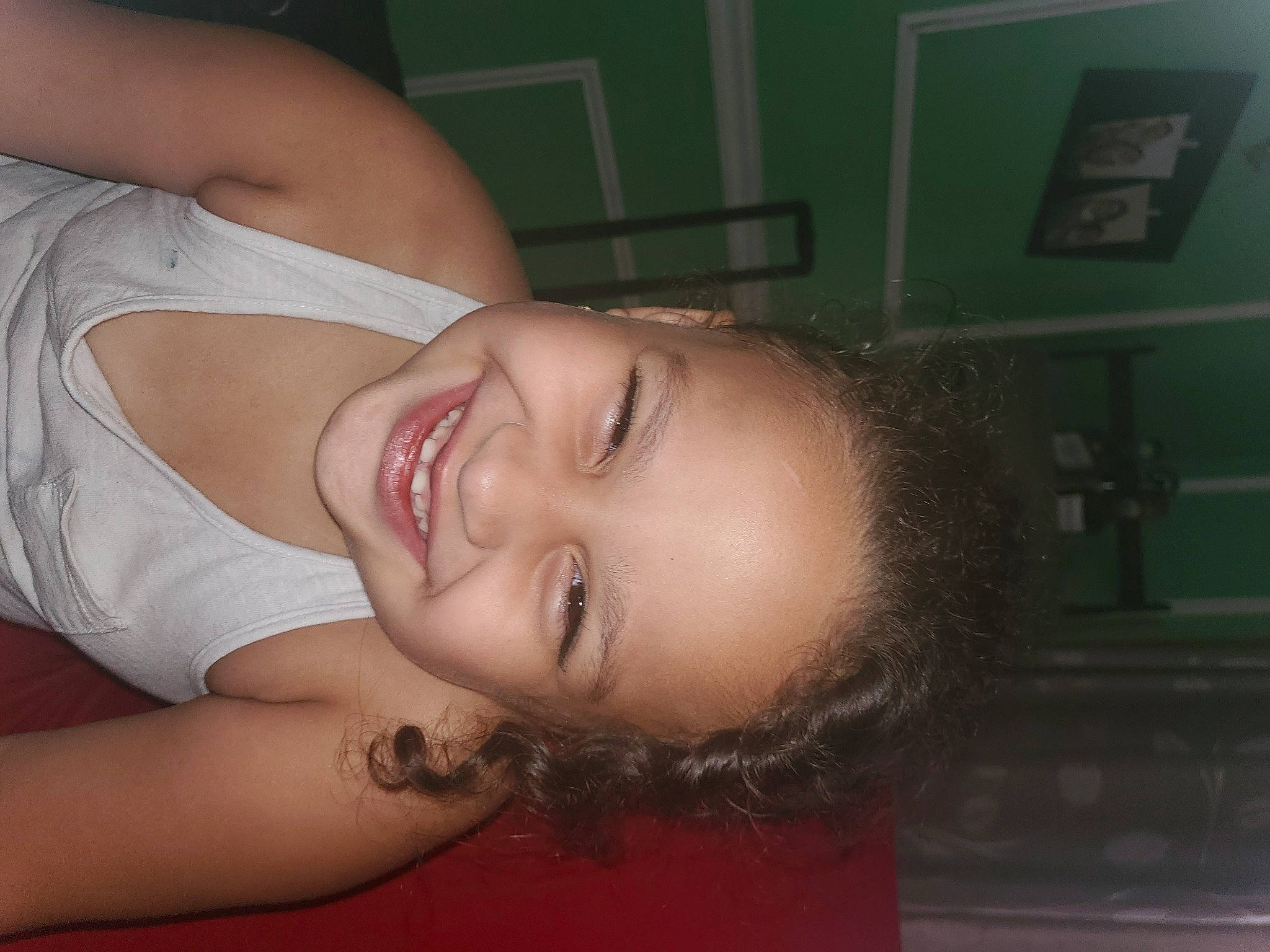 Leah is registered to the contest to win money with this photo: arm, cheek, chin, dress, ear, eyebrow, eyelash, flash_photography, forehead, happy, iris, jaw, joint, joy, lip, mouth, neck, nose, person, shoulder