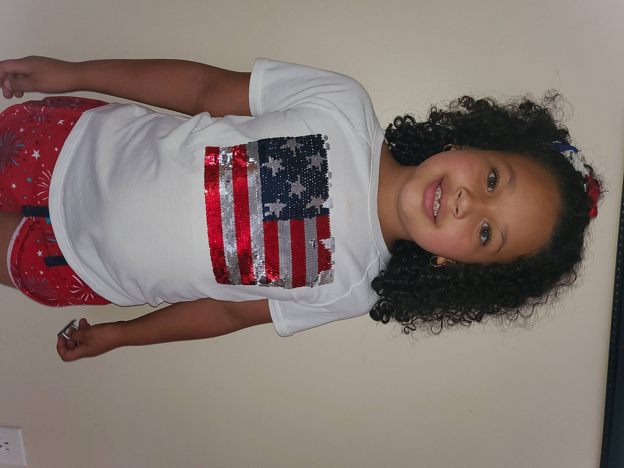 Gwendolyn is registered to the contest to win money with this photo: abdomen, arm, comfort, day_dress, elbow, eyelash, fashion_design, flesh, fun, happy, human_leg, joint, joy, knee, neck, pattern, person, sleeve, thigh, trunk