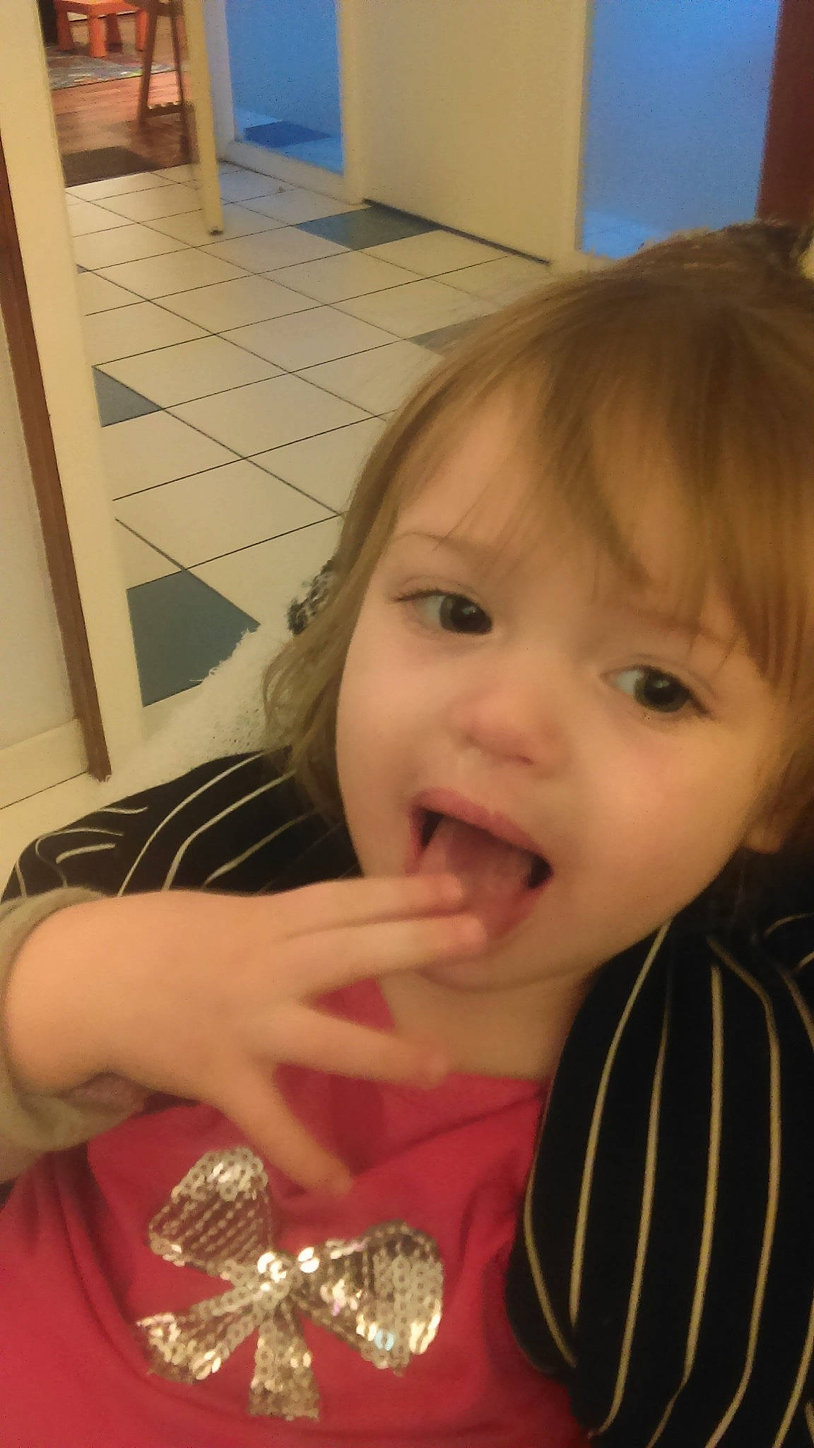 Liz a rejoint le concours — aidez-le/la à gagner de superbes lots ! cheek, child, face, head, lip, mouth, nose, person, skin, smile, toddler