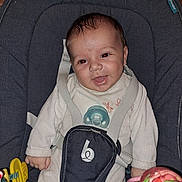 Noah a rejoint le concours — aidez-le/la à gagner de superbes lots ! baby, infant, child, smile, pacifier, car_seat, harness, buckle, onesie, toy, red_eye, portrait, indoor, seat, straps, head, hand, fabric, happy, accessory