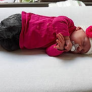 Aléssia a rejoint le concours — aidez-le/la à gagner de superbes lots ! child, girl, infant, magenta, pink, product, red, textile