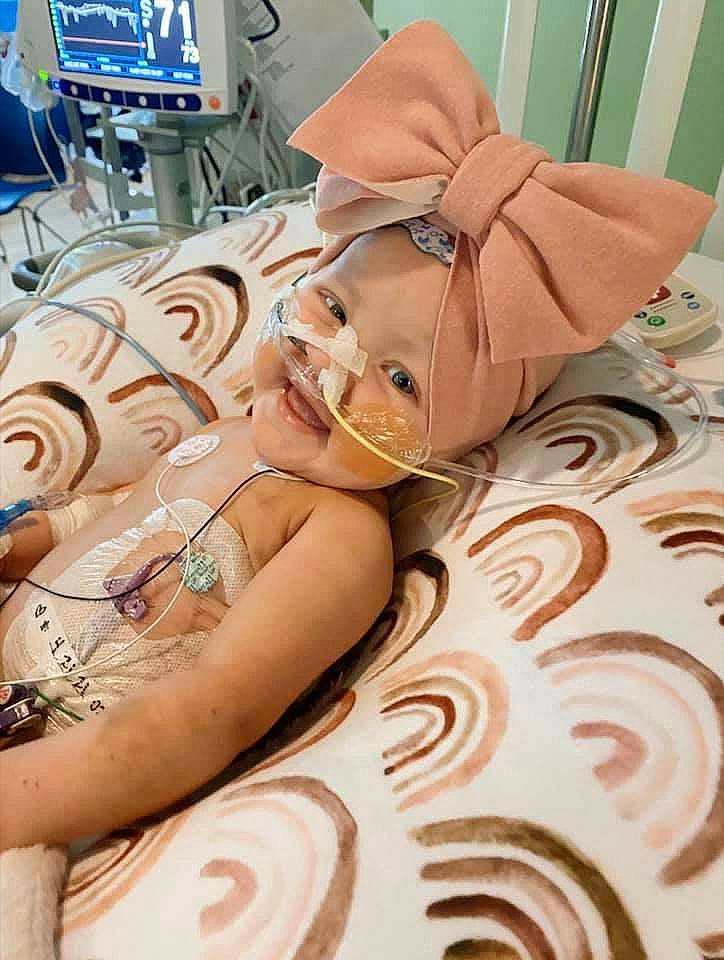 Charley is registered to the contest to win money with this photo: bedding, chest, comfort, eyewear, fashion_accessory, fashion_design, flooring, hand, headwear, human_leg, jewellery, linens, medical_equipment, medical_procedure, pattern, peach, person, service, shoulder_bag, skin