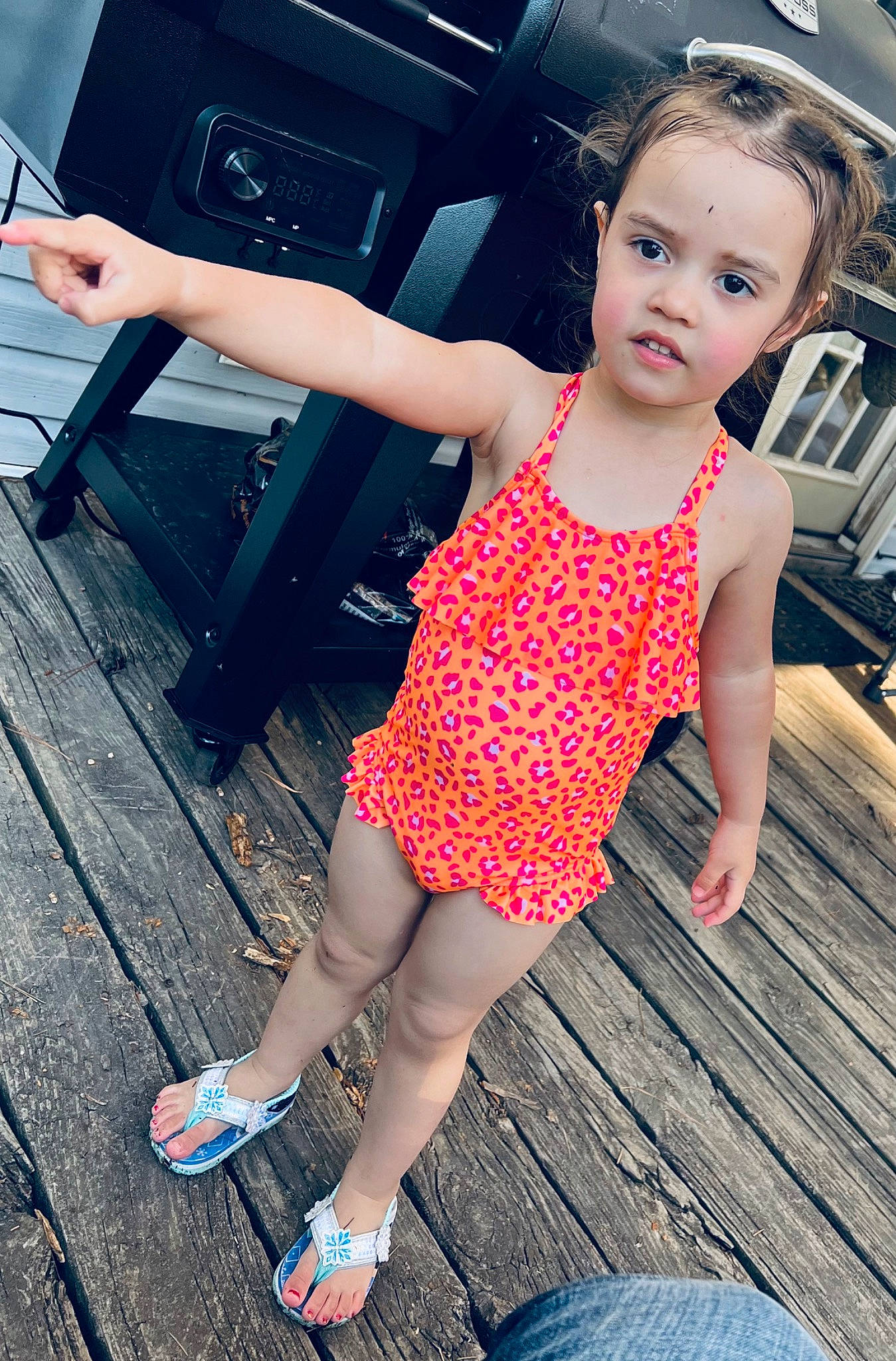 Guin Rose is registered to the contest to win money with this photo: blue, cool, finger, flash_photography, flip_flops, fun, happy, joint, knee, leg, leisure, muscle, person, photograph, sandal, shoe, sneakers, summer, thigh, waist