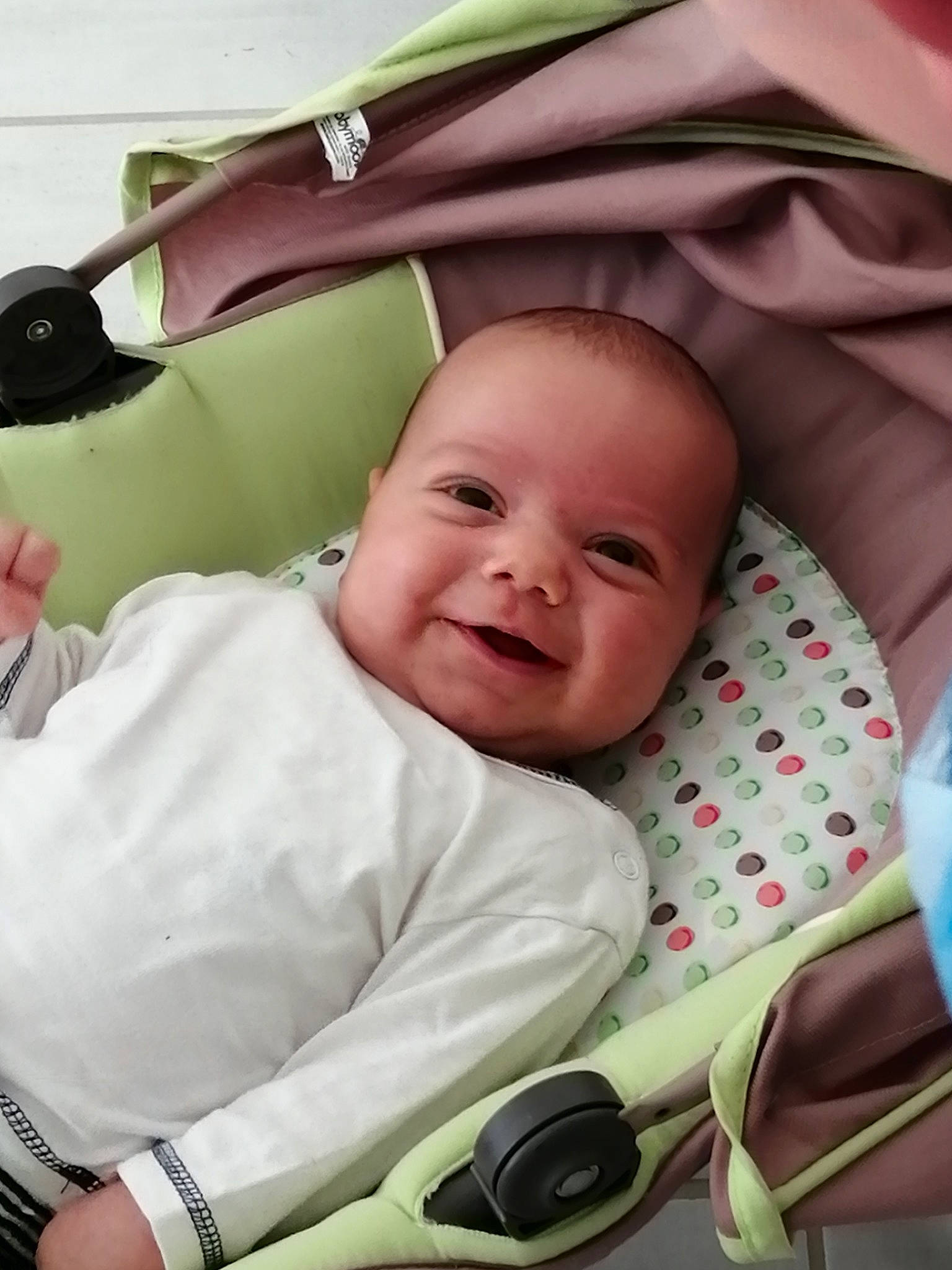 Flavien participe au concours pour gagner de l'argent avec cette photo : baby, baby_carriage, baby_in_car_seat, baby_products, birth, cheek, child, comfort, happy, head, joy, nap, nose, person, product, skin, sleep, smile, toddler