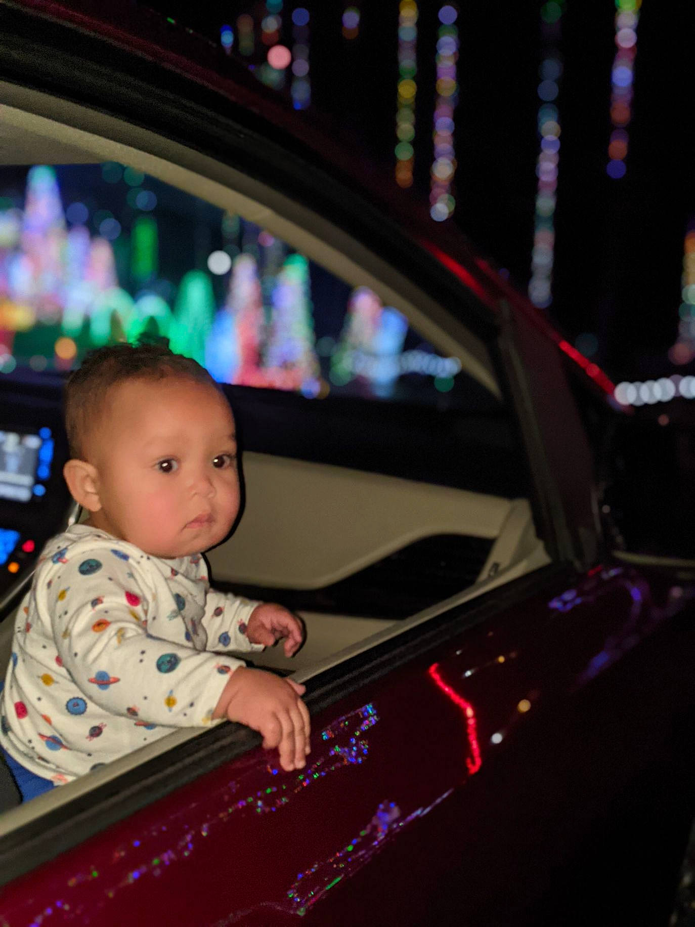 Ja'Marius is registered to the contest to win money with this photo: automotive_design, automotive_mirror, automotive_window_part, baby, baby_toddler_clothing, car_seat, child, city_car, kit_car, person, personal_luxury_car, rear_view_mirror, toddler, trunk, vehicle_door
