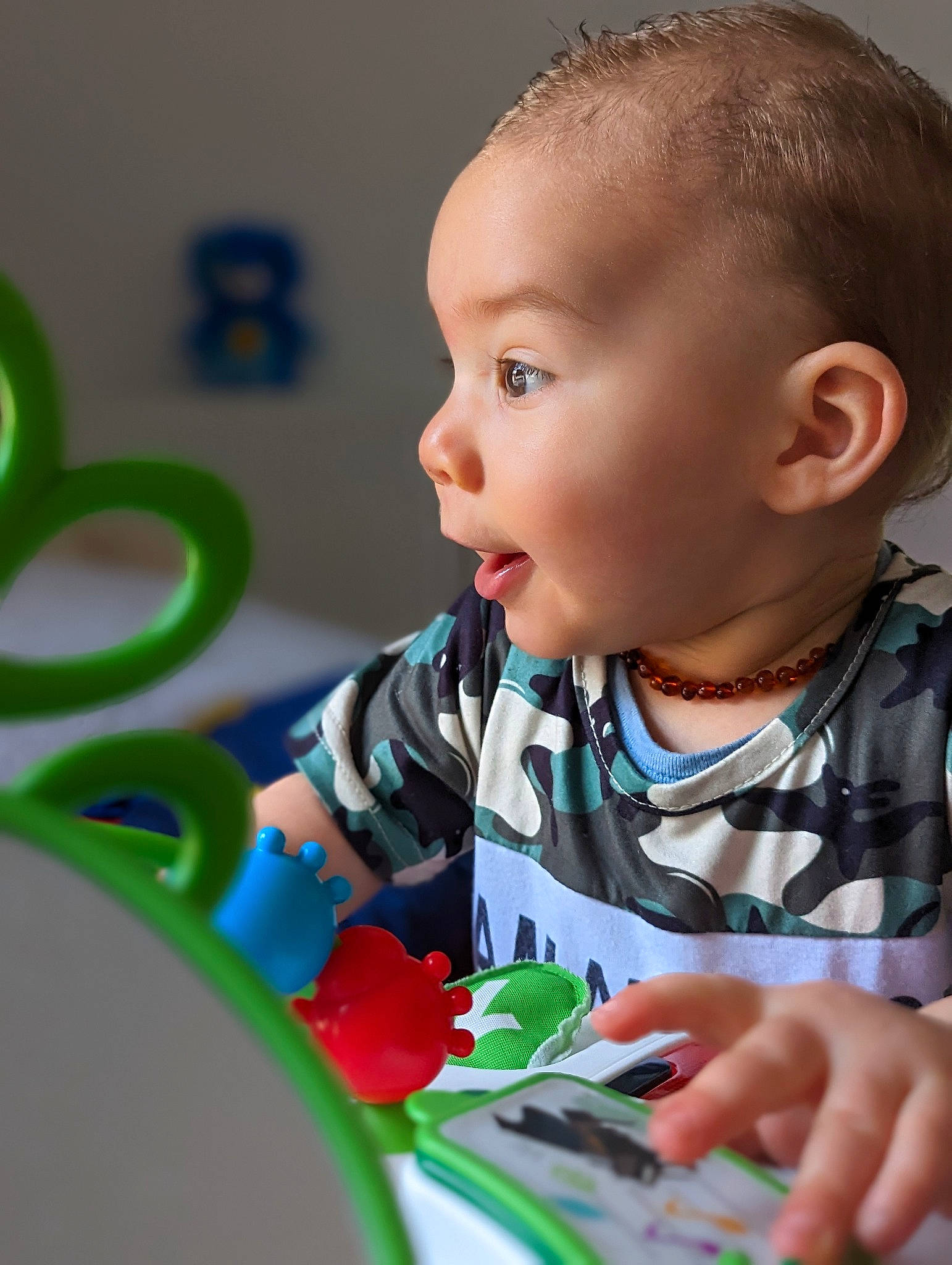 Milo participe au concours pour gagner de l'argent avec cette photo : baby, baby_playing_with_toys, baby_toddler_clothing, beauty, carmine, cheek, child, event, facial_expression, fun, grass, happy, iris, nail, nose, people, person, play, sitting, skin