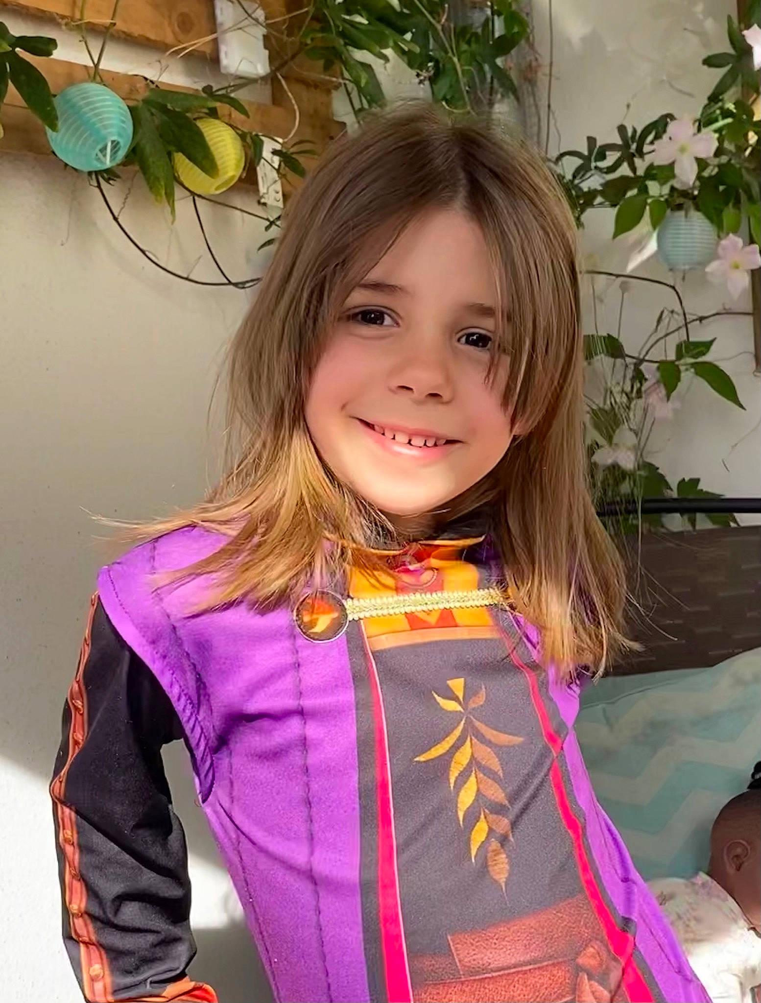 éleïna a rejoint le concours — aidez-le/la à gagner de superbes lots ! beauty, blond, brown_hair, electric_blue, event, facial_expression, fashion_design, fun, hairstyle, happy, iris, joy, long_hair, magenta, neck, organ, person, plant, purple, sleeve