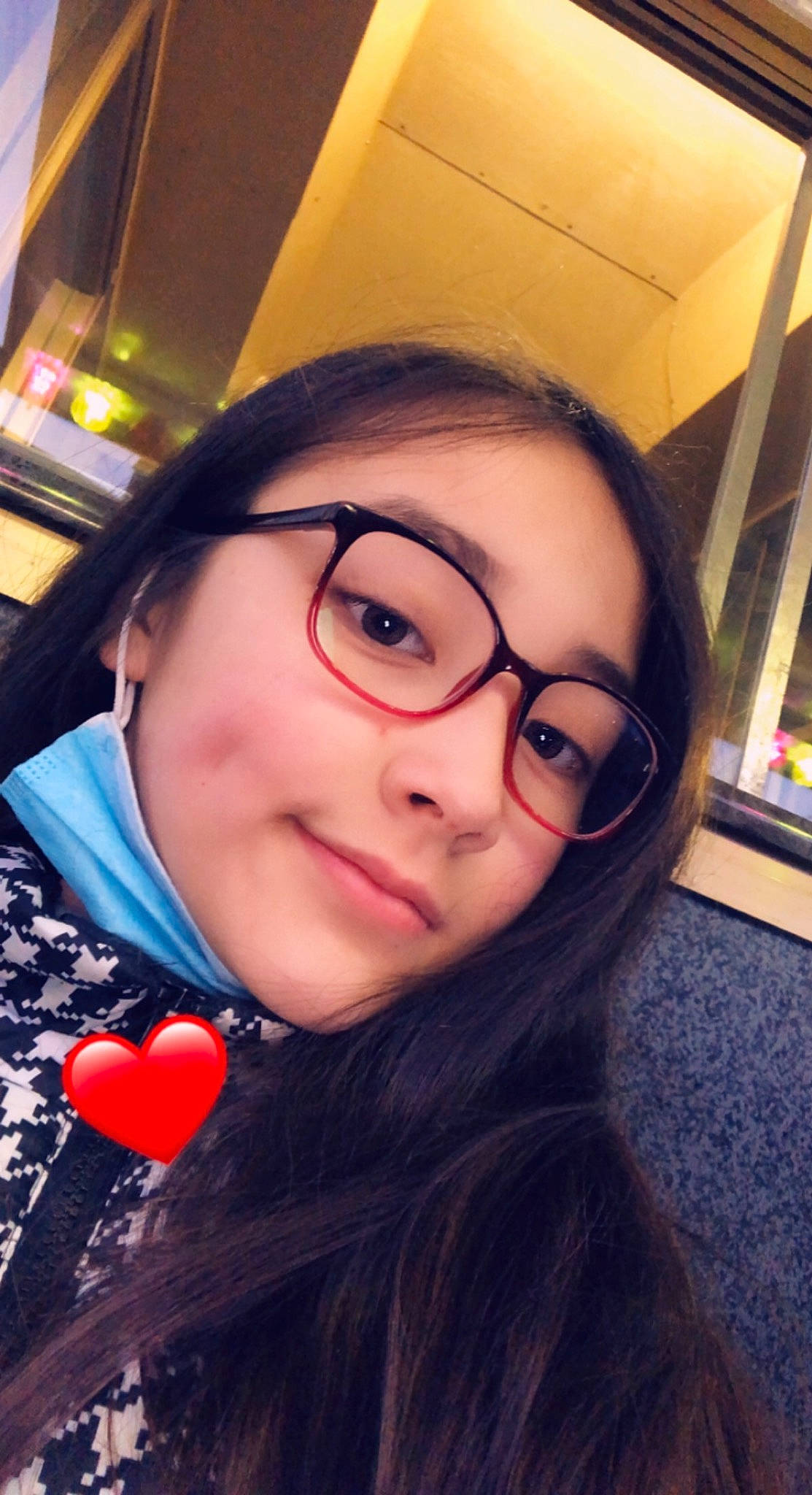 Shyniss participe au concours pour gagner de l'argent avec cette photo : cheek, chin, cool, ear, eyebrow, eyelash, eyewear, forehead, fun, glasses, happy, headgear, jaw, lip, mouth, neck, nose, person, skin, smile