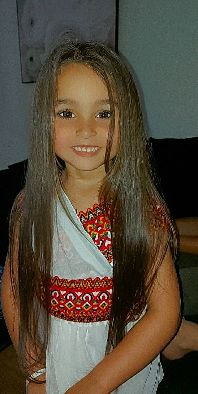 Kamelya participe au concours pour gagner de l'argent avec cette photo : beauty, blond, brown_hair, day_dress, event, eye, eyebrow, eyelash, fashion, fashion_design, fun, hairstyle, jewellery, joy, layered_hair, lip, lipstick, long_hair, makeover, person