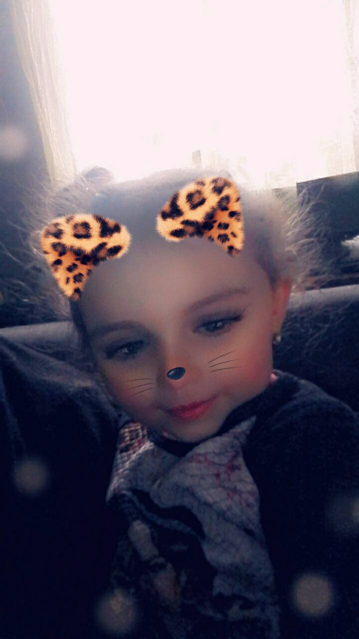 Ilona participe au concours pour gagner de l'argent avec cette photo : child, doll, eye, eyebrow, face, girl, hair_accessory, head, human_hair_color, lip, person, skin, toddler