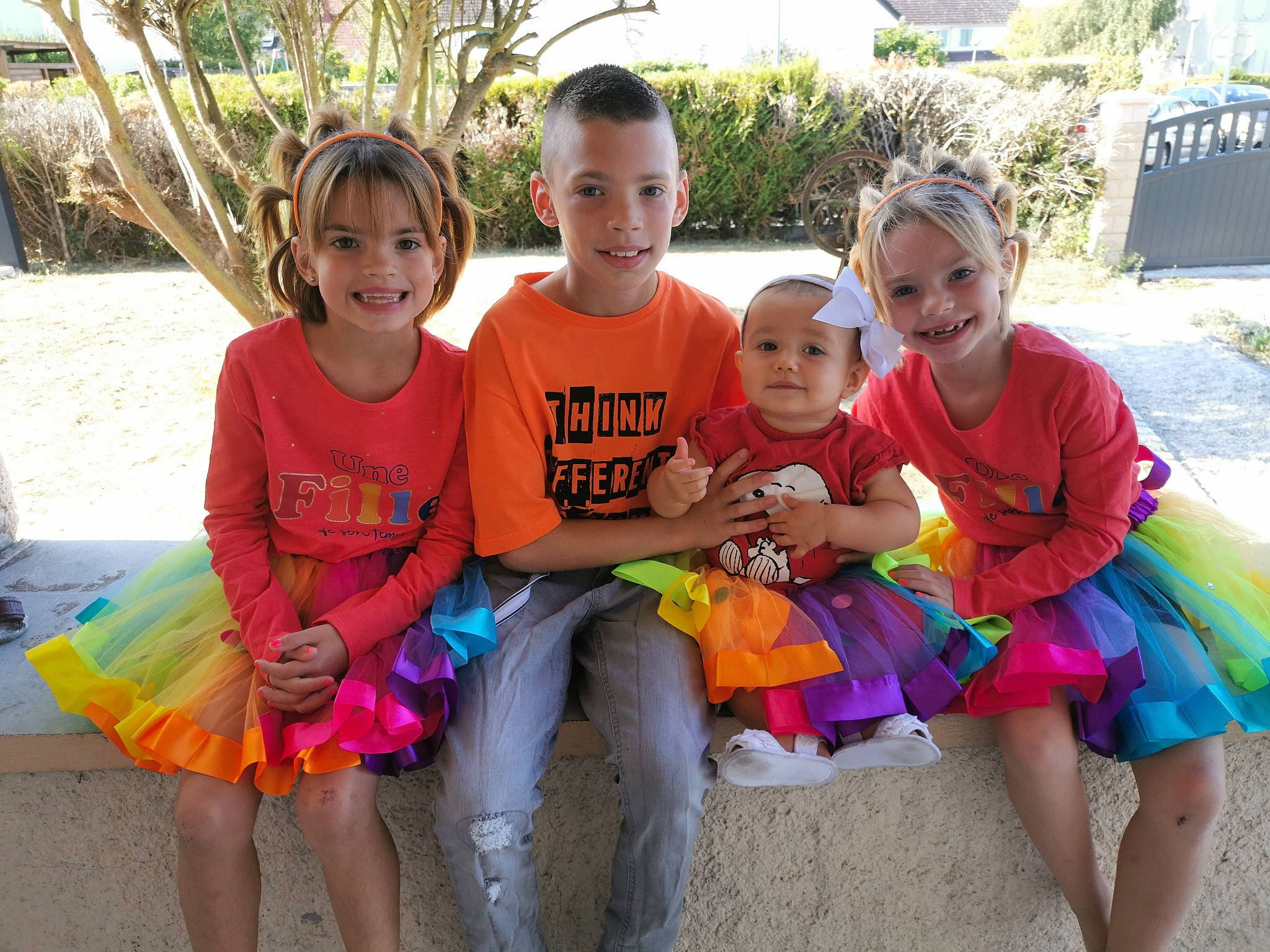 Elora participe au concours pour gagner de l'argent avec cette photo : child, family, fun, happy, joy, leisure, people, person, play, sibling, smile, summer, toddler, vacation