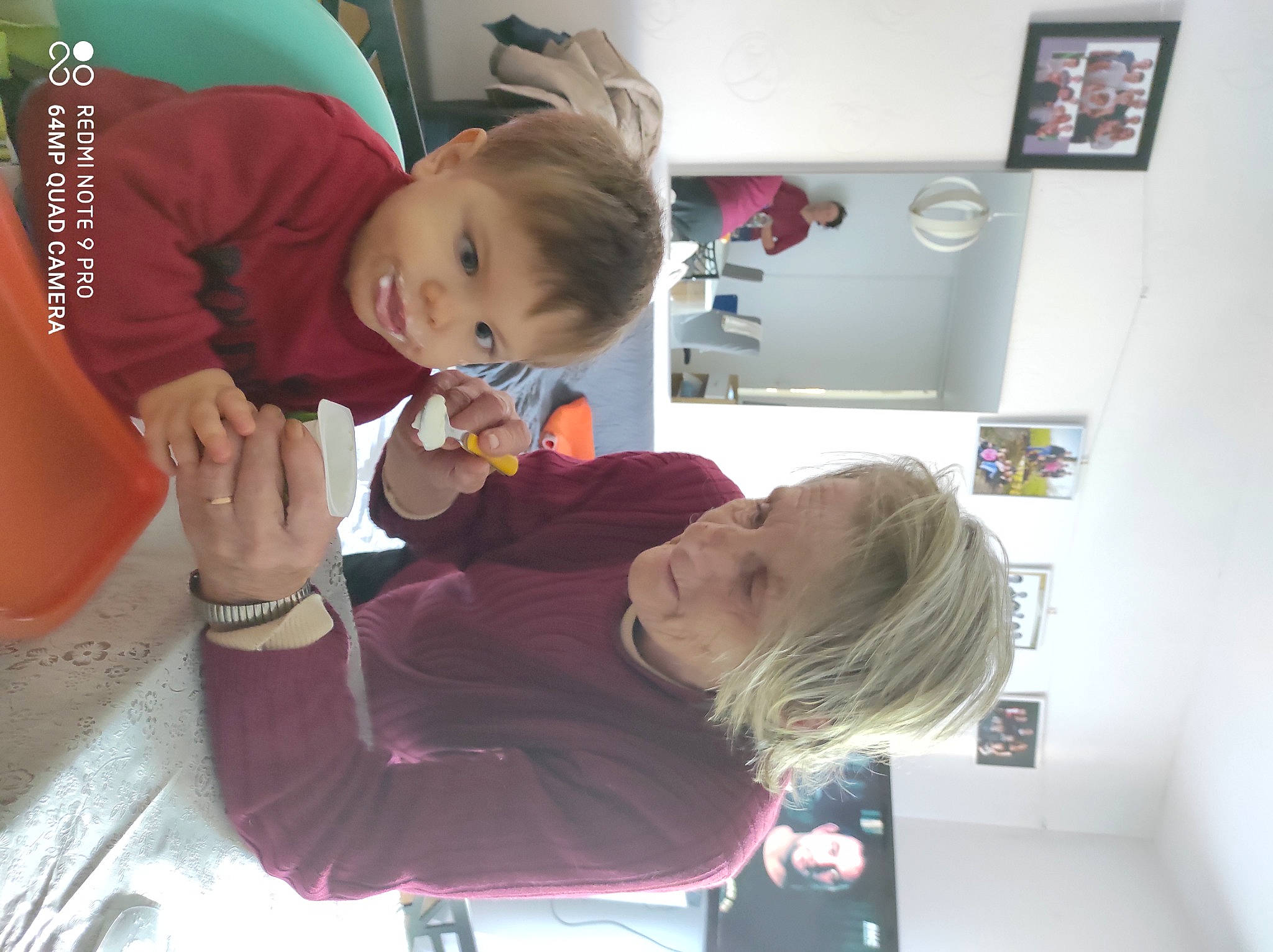 Timeo participe au concours pour gagner de l'argent avec cette photo : barber, birth, blurred, child, ear, forehead, hair, hair_care, hair_coloring, hairdresser, hairstyle, jaw, long_hair, mouth, neck, person, toddler