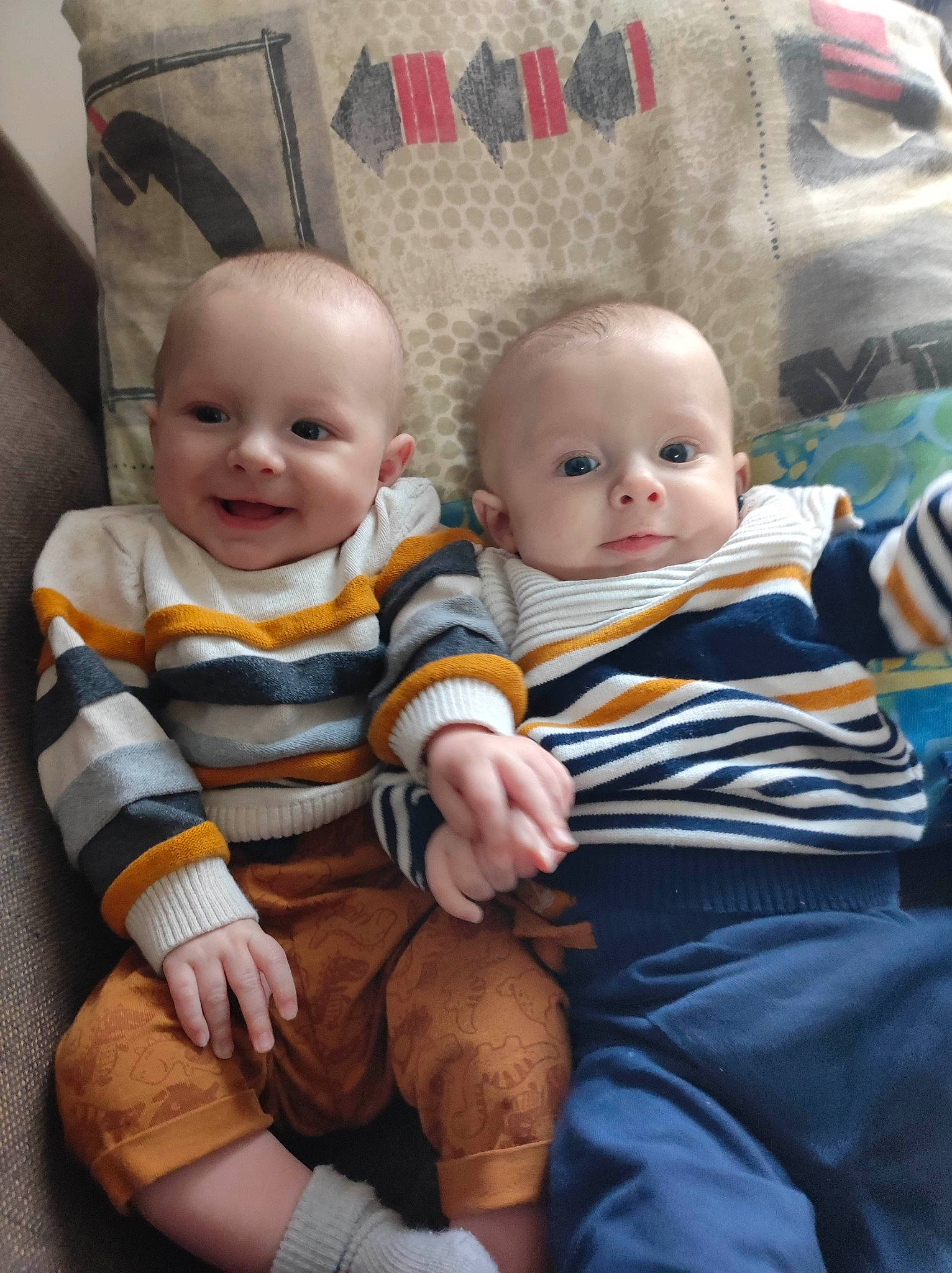 Maël Et Naël participe au concours pour gagner de l'argent avec cette photo : baby, baby_toddler_clothing, cheek, child, chin, comfort, eye, flooring, fun, hairstyle, happy, iris, joy, lap, organ, person, skin, sleeve, smile, standing