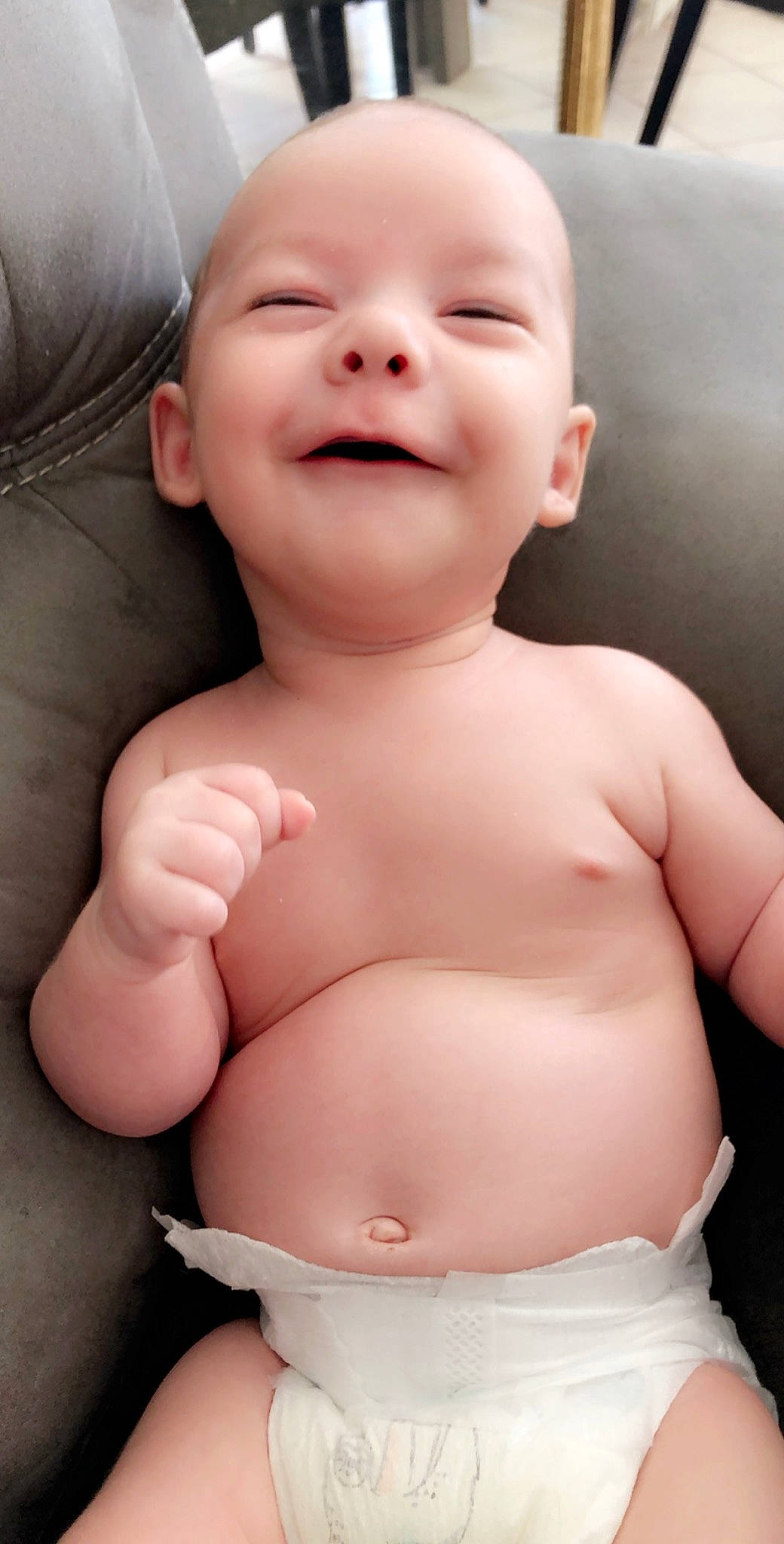 Emiliano a rejoint le concours — aidez-le/la à gagner de superbes lots ! abdomen, baby, baby_making_funny_faces, cheek, chest, child, chin, face, joy, lip, mouth, muscle, neck, person, skin, stomach, toddler, trunk