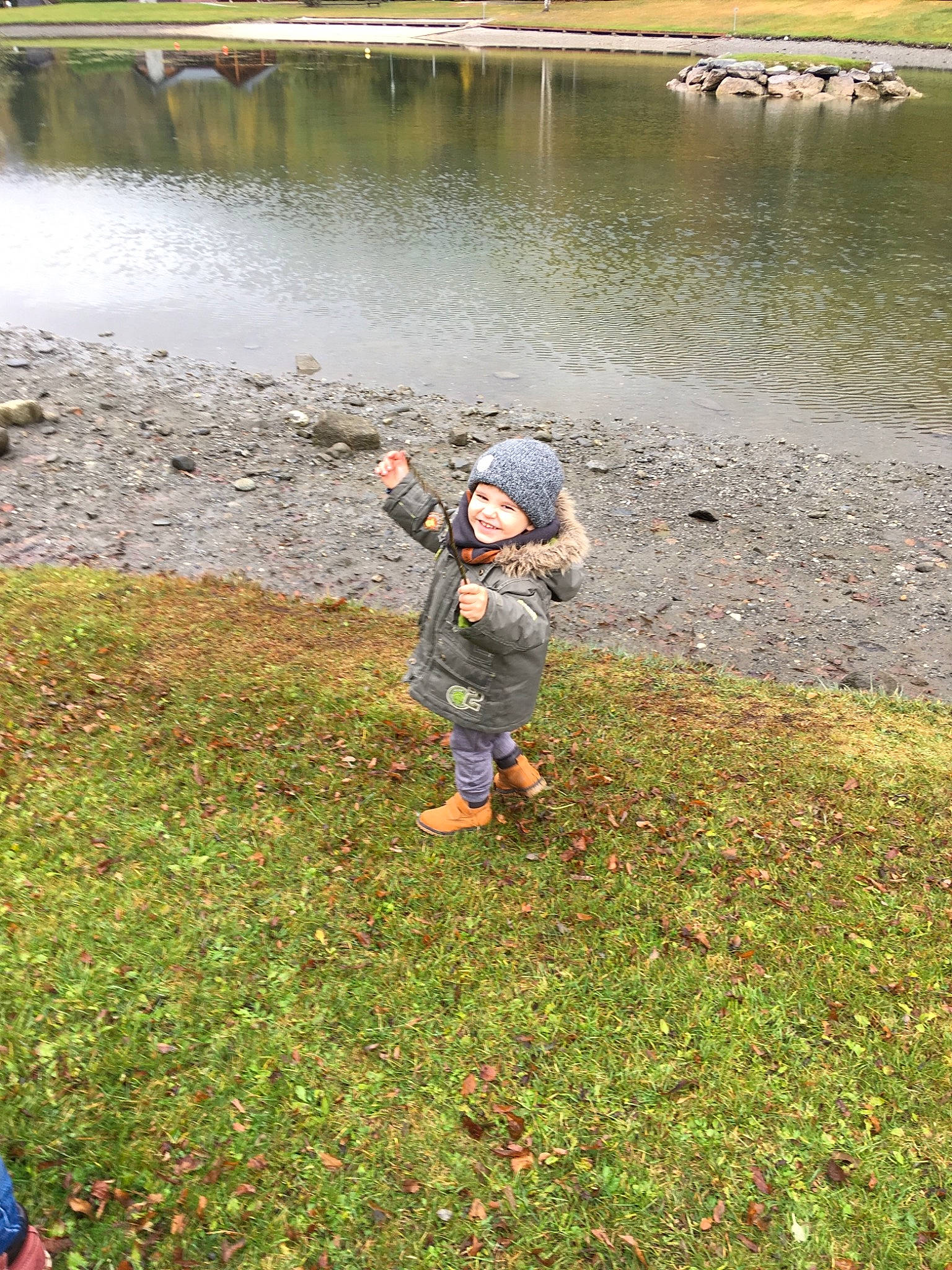 Mathys a rejoint le concours — aidez-le/la à gagner de superbes lots ! grass, joy, person, plant, pond, recreation, water