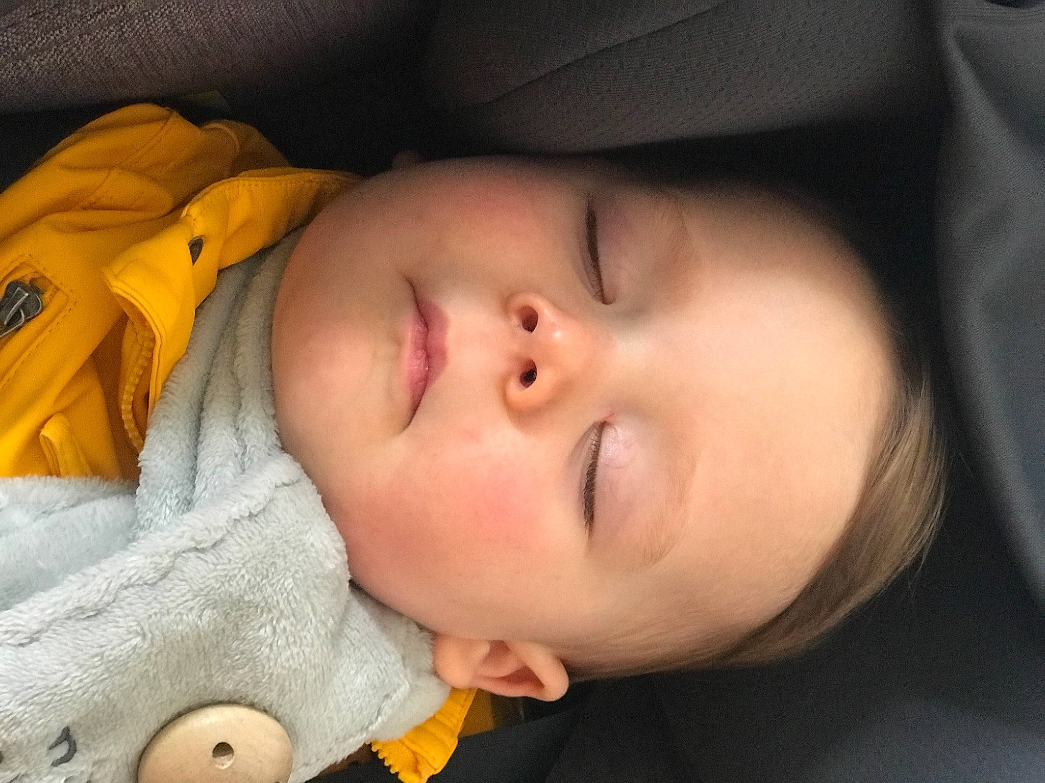 Thyméo participe au concours pour gagner de l'argent avec cette photo : baby, baby_toddler_clothing, bedtime, cheek, child, chin, comfort, eyebrow, eyelash, facial_expression, forehead, iris, lip, mouth, nap, nose, person, product, skin, toddler