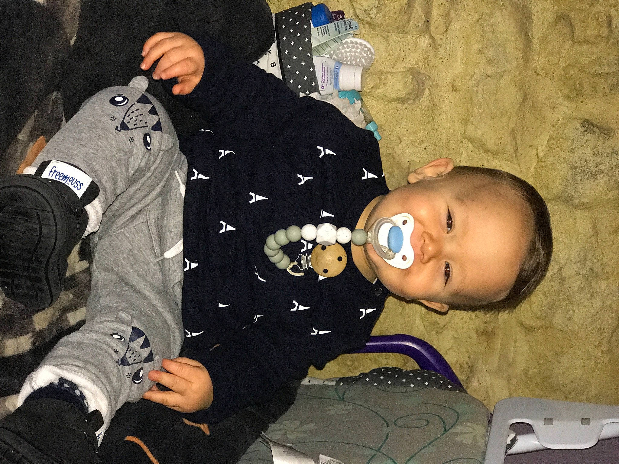 Thyméo a rejoint le concours — aidez-le/la à gagner de superbes lots ! baby, baby_toddler_clothing, child, cool, fun, person, personal_protective_equipment, sitting, smile, toddler