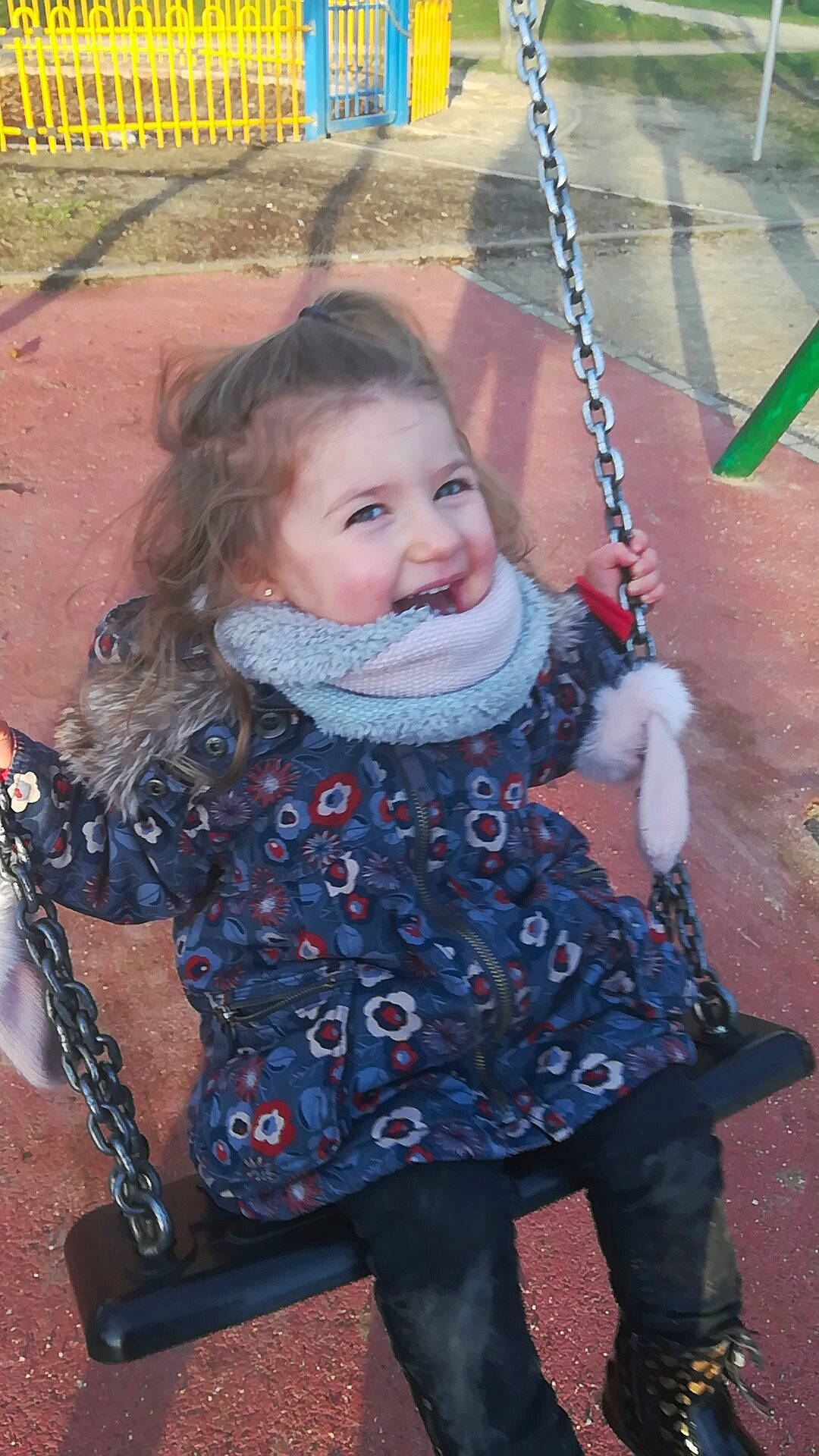 Serena a rejoint le concours — aidez-le/la à gagner de superbes lots ! child, day, eye, fun, girl, happiness, headgear, infant, joy, pattern, person, play, product, skin, smile, toddler