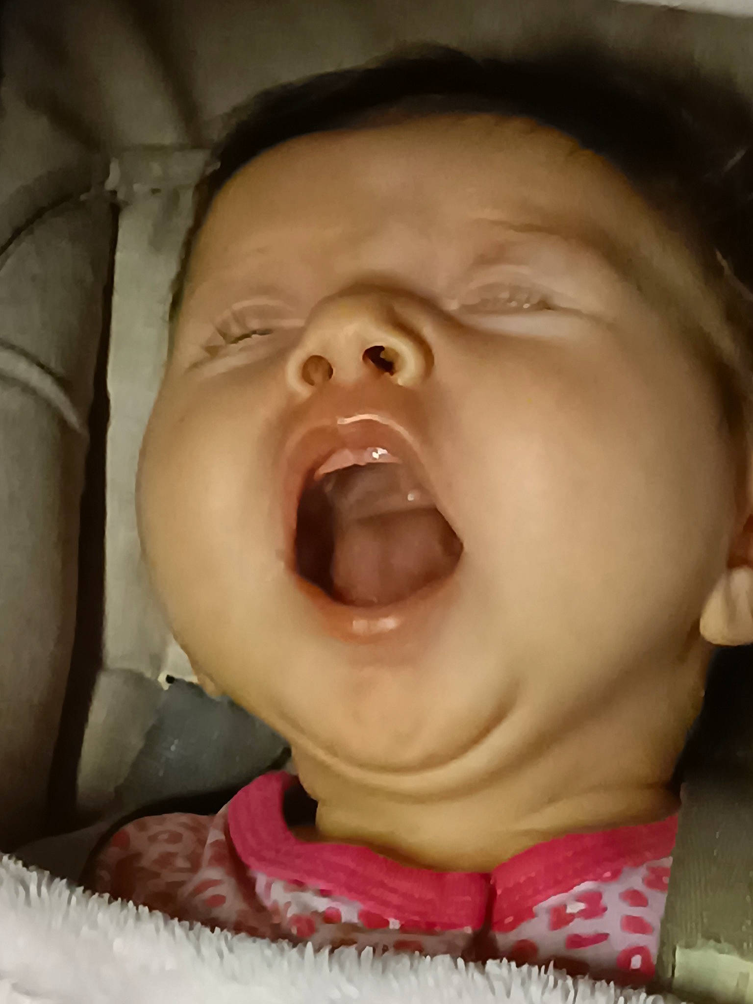 Éva participe au concours pour gagner de l'argent avec cette photo : baby, baby_toddler_clothing, cheek, child, chin, eyebrow, facial_expression, fun, happy, iris, jaw, lip, mammal, mouth, nose, person, skin, smile, toddler, tongue