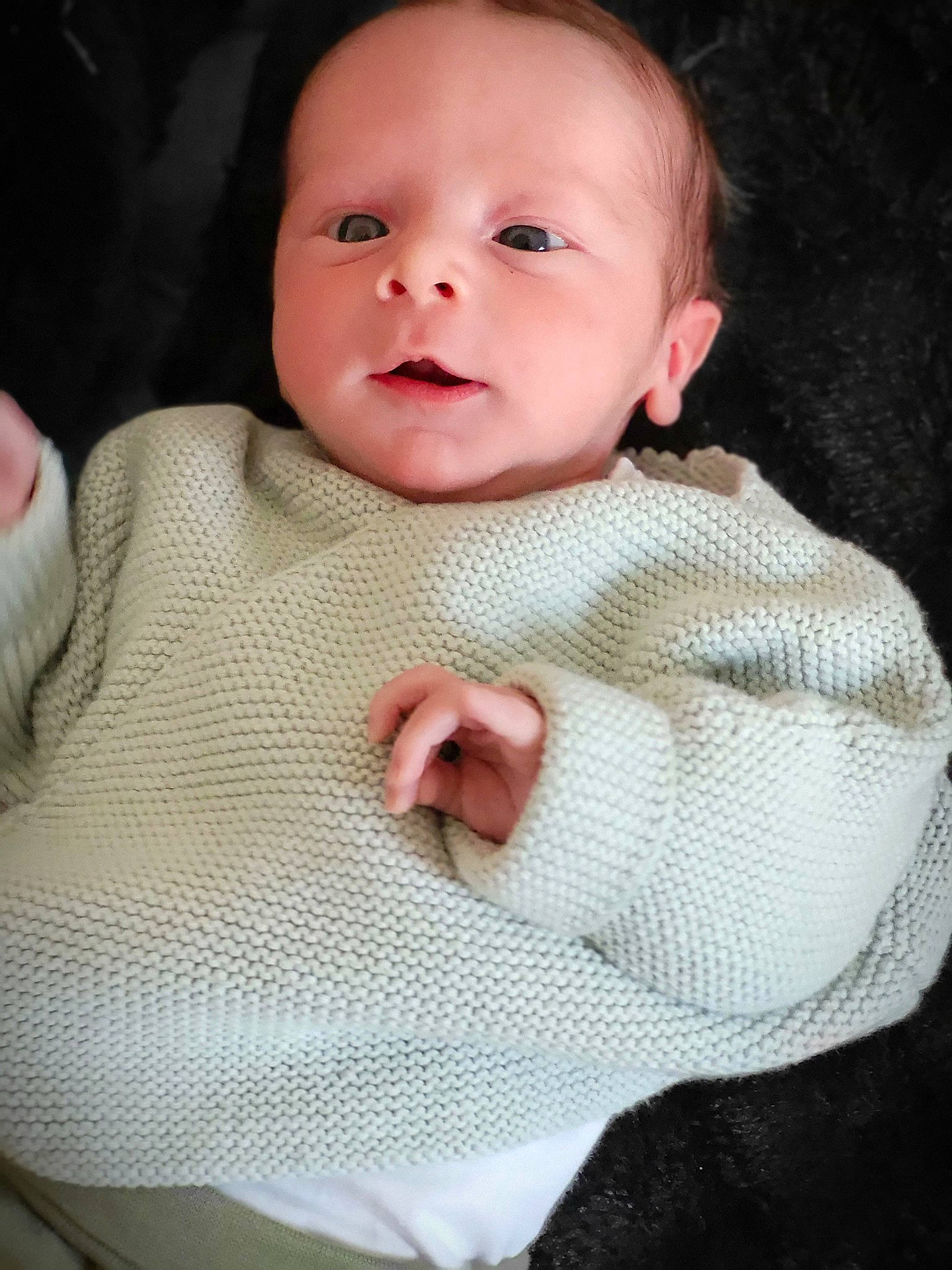 Andrew a rejoint le concours — aidez-le/la à gagner de superbes lots ! baby, baby_toddler_clothing, cheek, child, chin, collar, comfort, hand, head, iris, lip, neck, nose, pattern, person, skin, sleeve, textile, toddler, wool