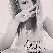 Lena a rejoint le concours — aidez-le/la à gagner de superbes lots !