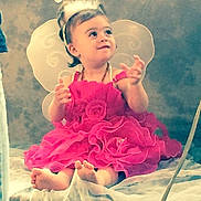 Kenza participe au concours pour gagner de l'argent avec cette photo :