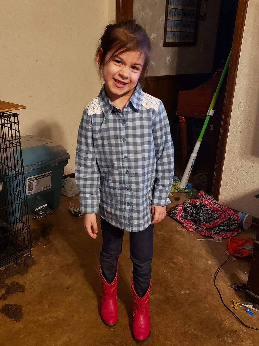 Elayna is registered to the contest to win money with this photo: design, footwear, joint, joy, knee, leg, pattern, person, plaid, shoe, smile, standing, tartan, textile, tights