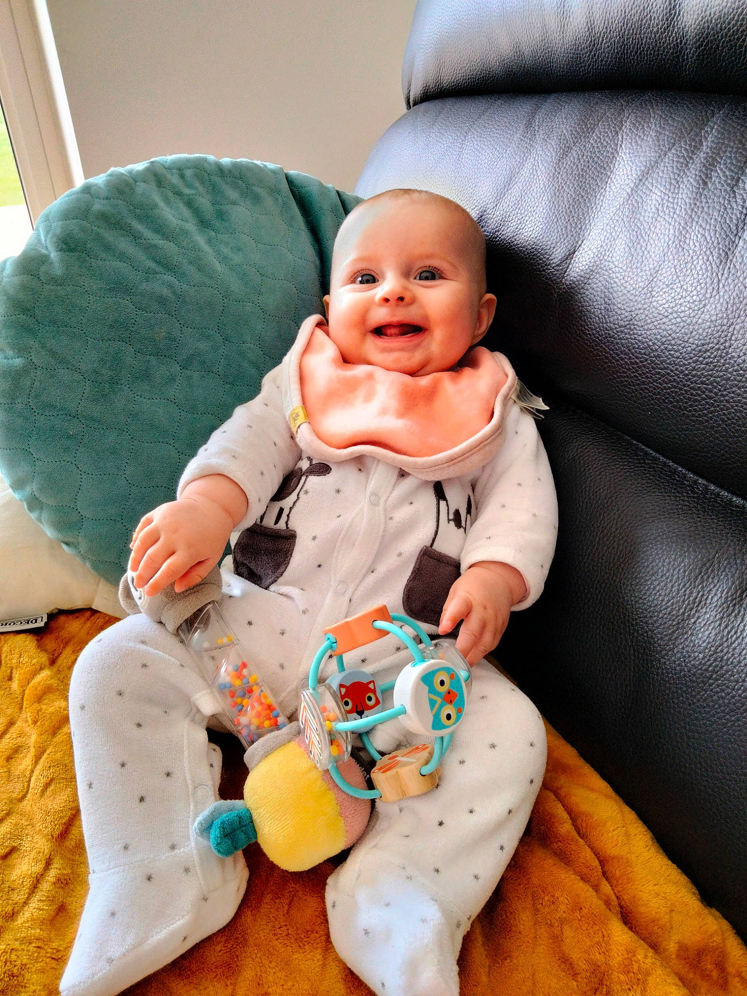 Alyna participe au concours pour gagner de l'argent avec cette photo : baby, baby_products, baby_sleeping, baby_toddler_clothing, baby_toys, cheek, comfort, event, finger, happy, joy, linens, person, plush, product, sitting, skin, sleeve, smile, stuffed_toy