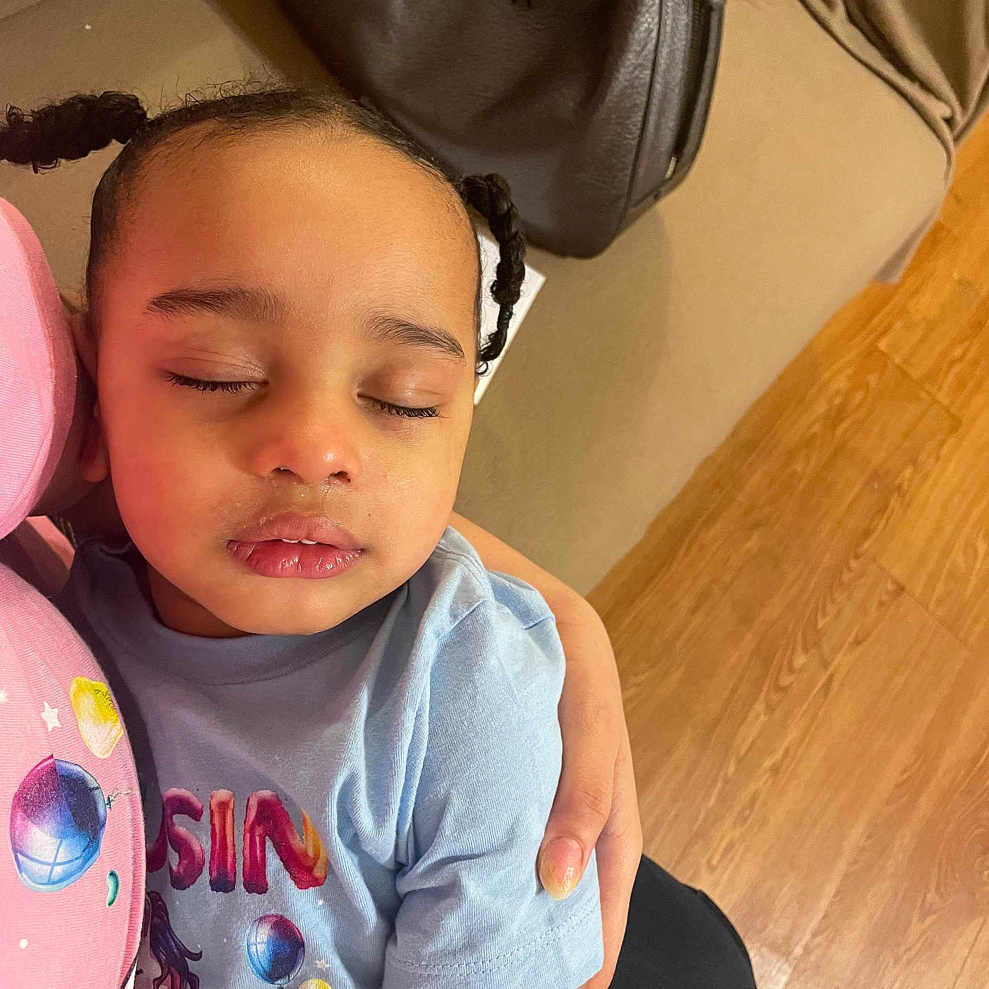 Jordan is registered to the contest to win money with this photo: accessories, baby, bag, clothing, couch, cushion, electronics, face, furniture, handbag, head, headphones, homedecor, people, person, photography, portrait, sleeping, t_shirt, wood