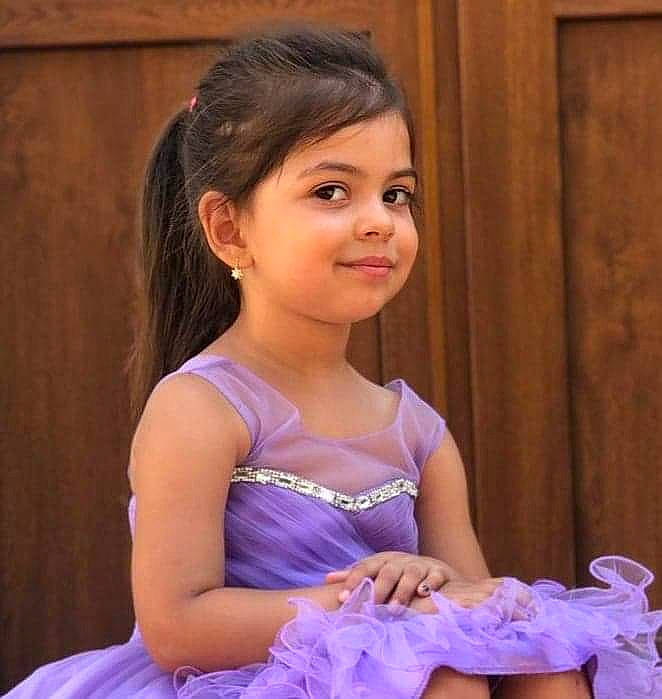 Sophia Maria participe au concours pour gagner de l'argent avec cette photo : ballet_tutu, child, dress, electric_blue, event, facial_expression, flash_photography, formal_wear, fun, gown, hair_accessory, happy, iris, joy, long_hair, magenta, person, purple, ruffle, skin