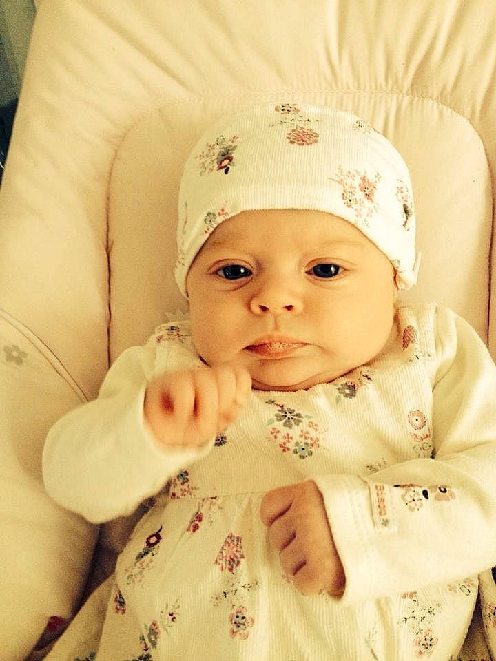 Marilou a rejoint le concours — aidez-le/la à gagner de superbes lots ! baby, baby_sleeping, baby_toddler_clothing, cap, cheek, child, collar, comfort, eye, face, gesture, happy, headgear, headwear, knit_cap, linens, lip, person, skin, sleeve