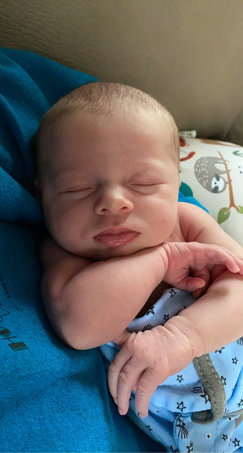 Julianna is registered to the contest to win money with this photo: baby, blue, cheek, chin, ear, eye, eyebrow, finger, gesture, hand, happy, head, iris, lip, mouth, nose, person, skin, smile, thumb