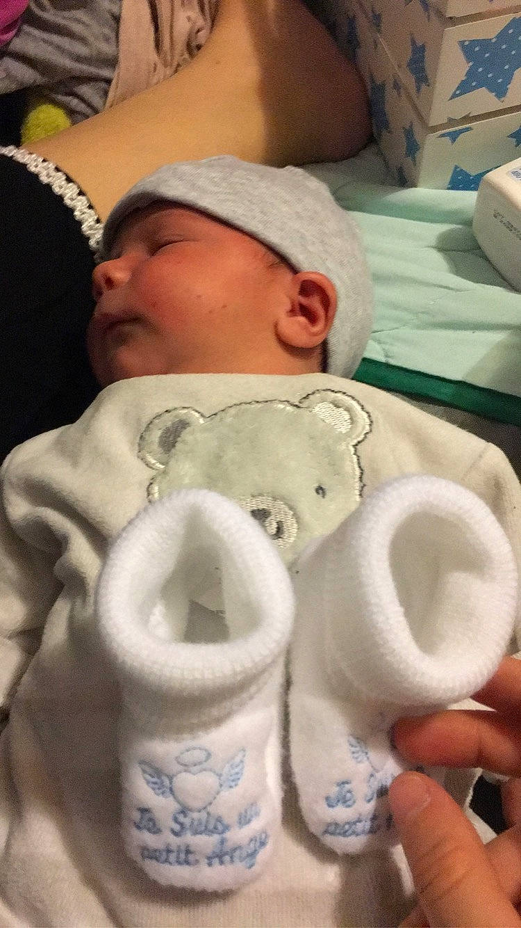 Christian participe au concours pour gagner de l'argent avec cette photo : baby, child, mouth, person