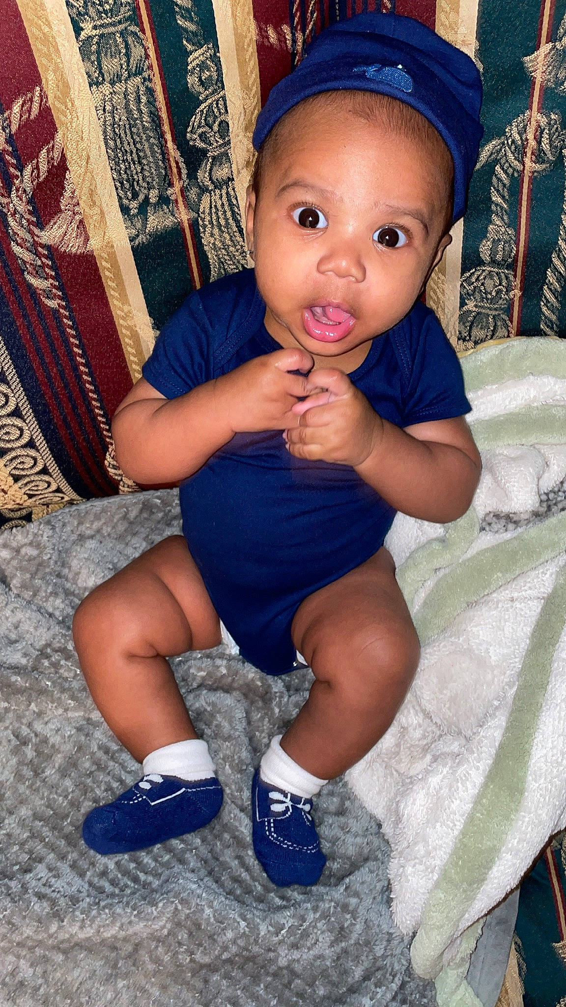 Kash is registered to the contest to win money with this photo: baby_toddler_clothing, black, blue, cap, cool, flash_photography, footwear, fun, hairstyle, happy, hat, iris, leg, person, pink, purple, shoe, skin, standing, toddler
