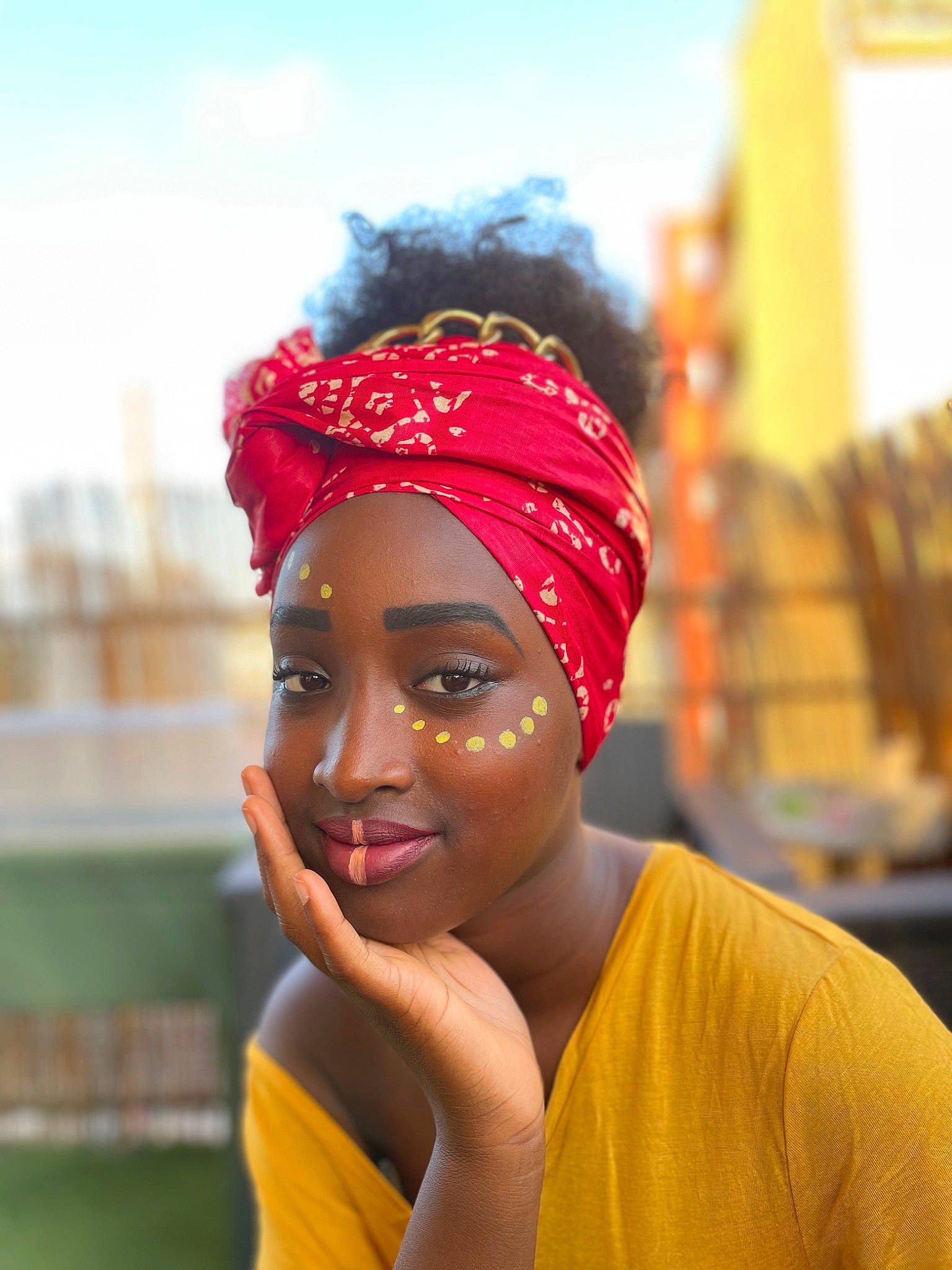 Apryl a rejoint le concours — aidez-le/la à gagner de superbes lots ! child, electric_blue, event, eyebrow, fashion_accessory, fashion_design, fun, hair_accessory, happy, headgear, headpiece, headwear, jewellery, joy, landscape, lip, magenta, person, sky, smile